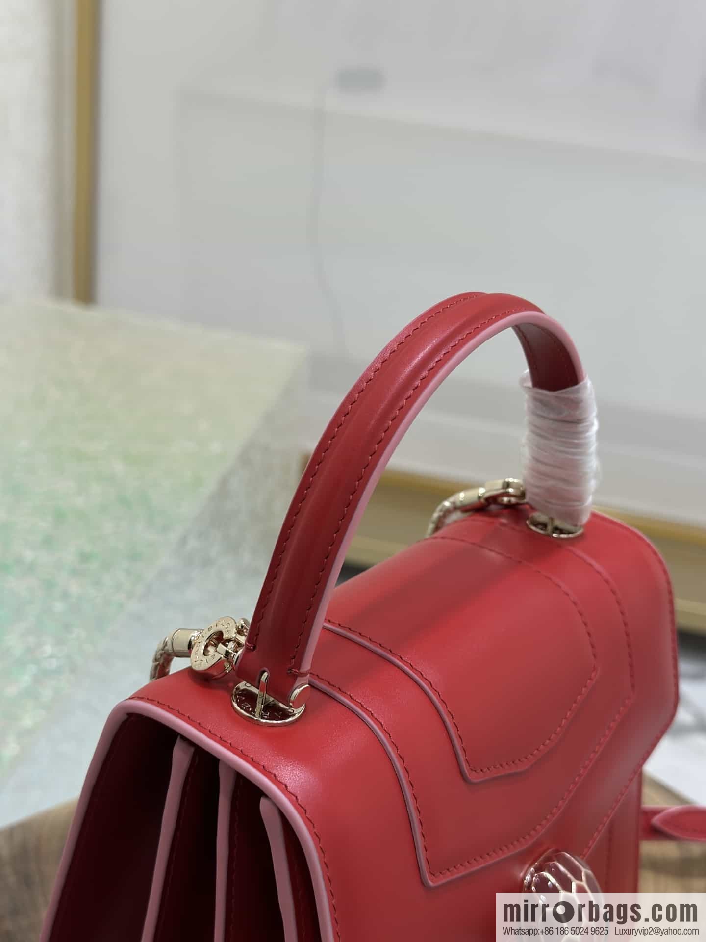 [Bvlgari] Bulgari counter hot-selling Serpenti Forever wrist organ bag model number: 38329