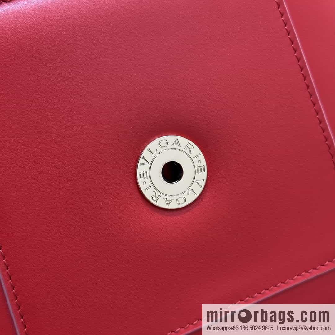 [Bvlgari] Bulgari counter hot-selling Serpenti Forever wrist organ bag model number: 38329