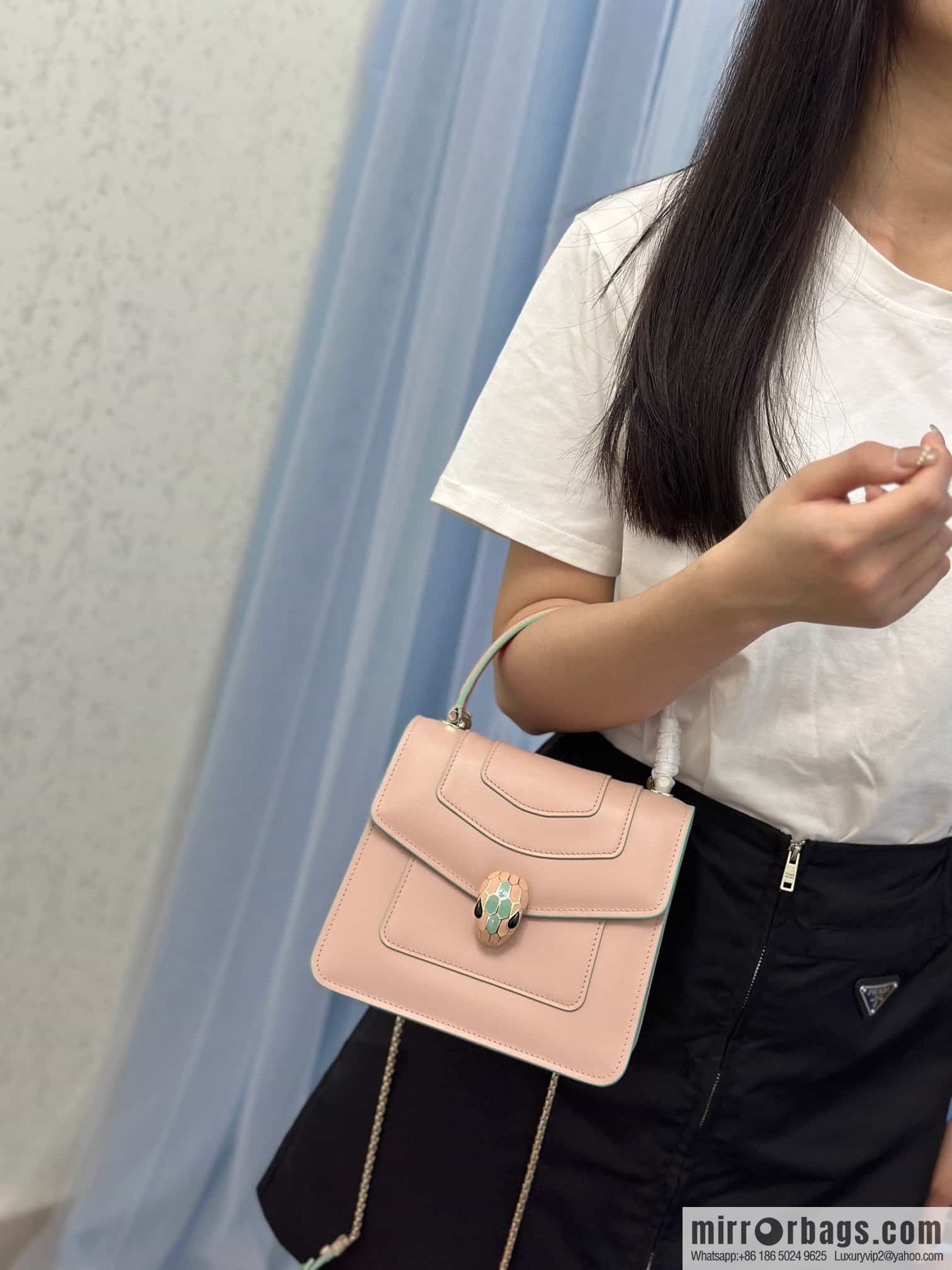 [Bvlgari] Bulgari counter hot-selling Serpenti Forever wrist organ bag model number: 38329
