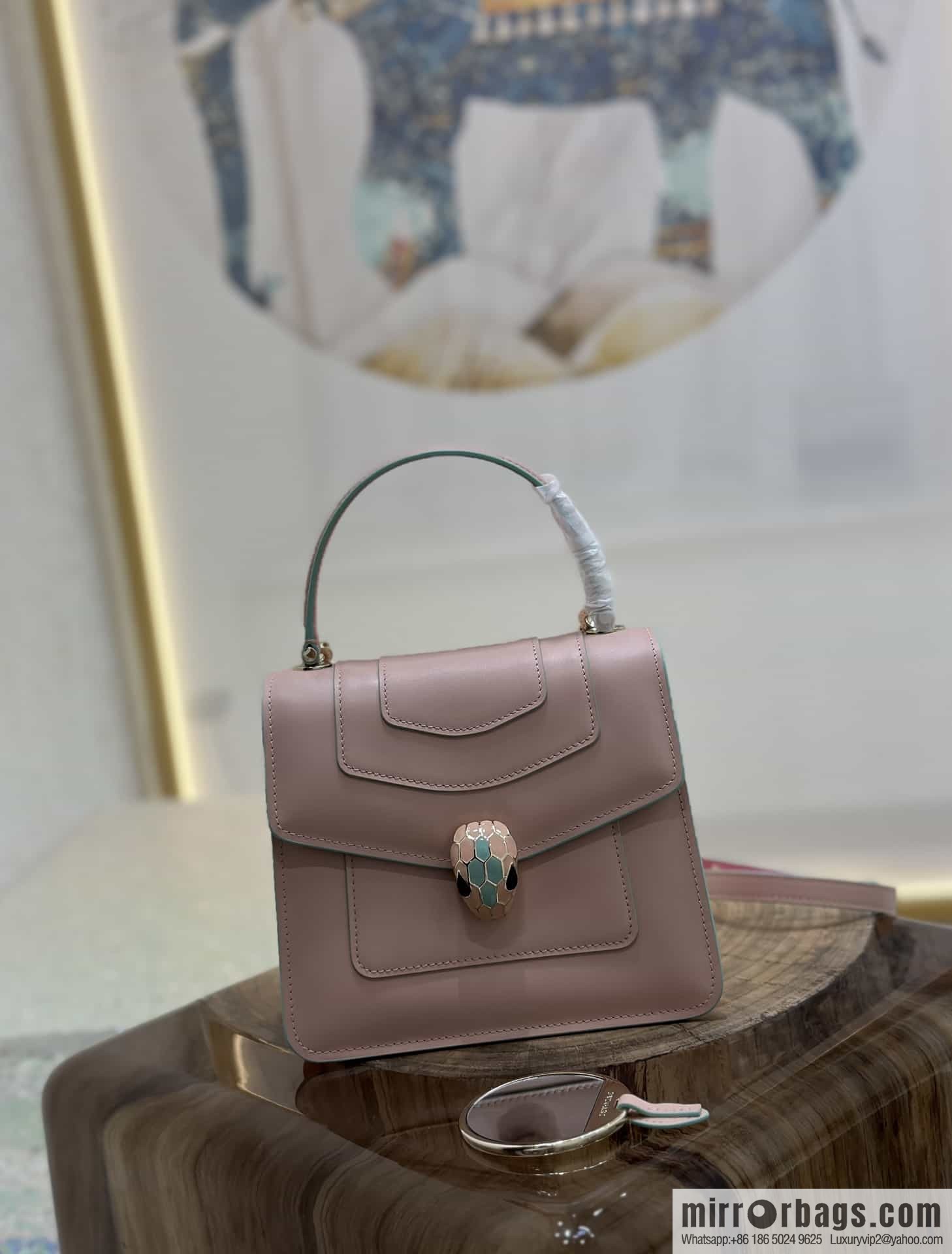 [Bvlgari] Bulgari counter hot-selling Serpenti Forever wrist organ bag model number: 38329