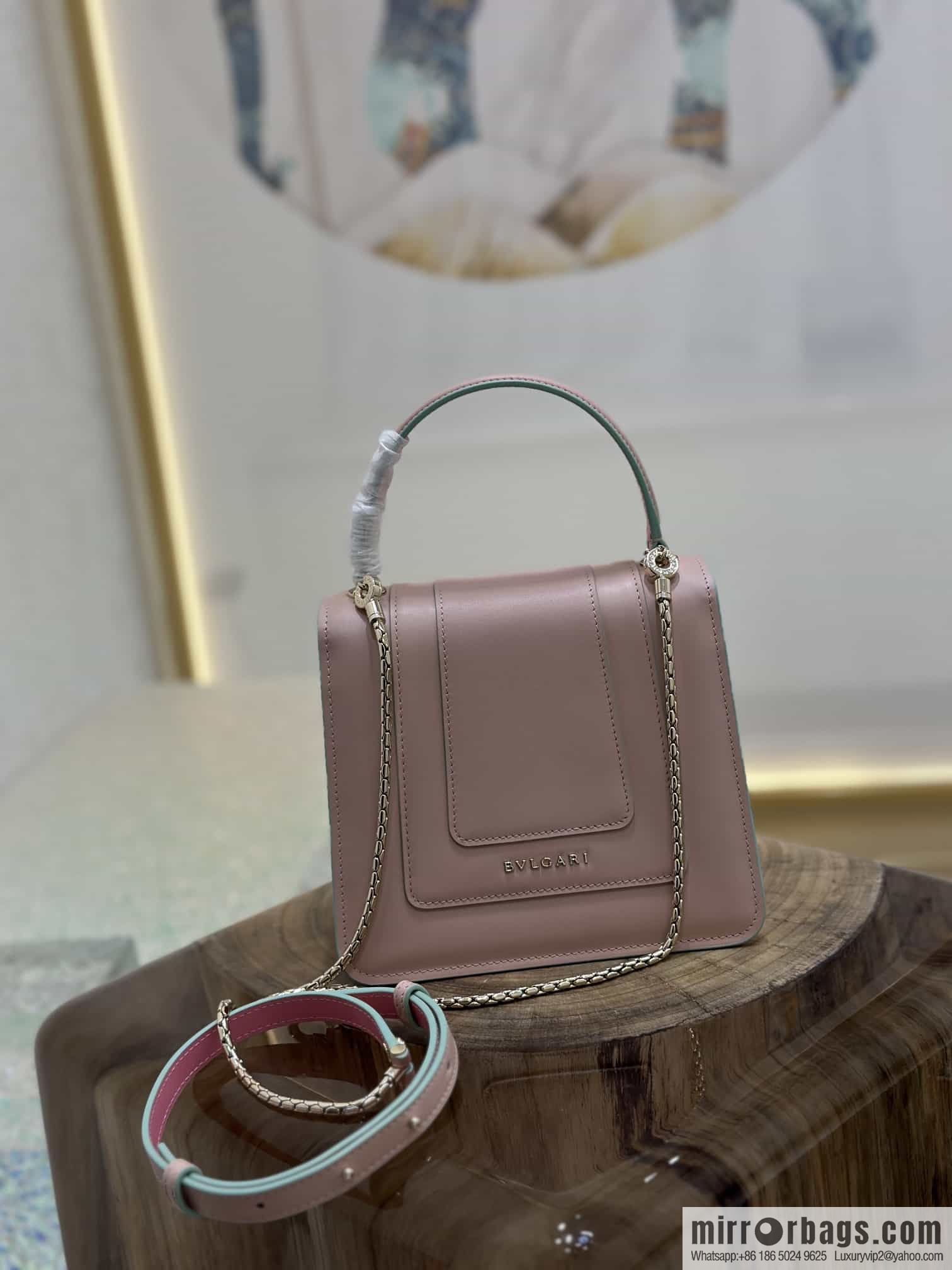 [Bvlgari] Bulgari counter hot-selling Serpenti Forever wrist organ bag model number: 38329