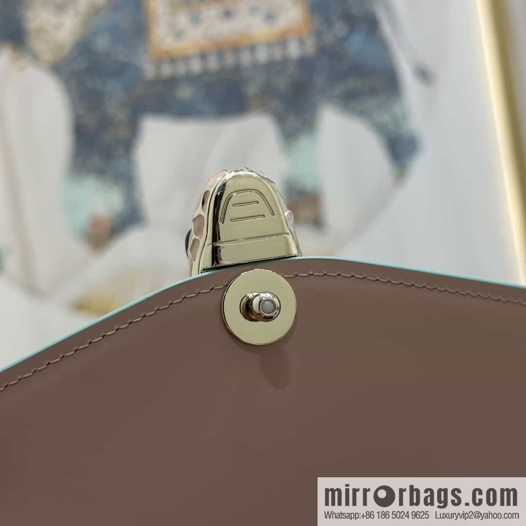 [Bvlgari] Bulgari counter hot-selling Serpenti Forever wrist organ bag model number: 38329