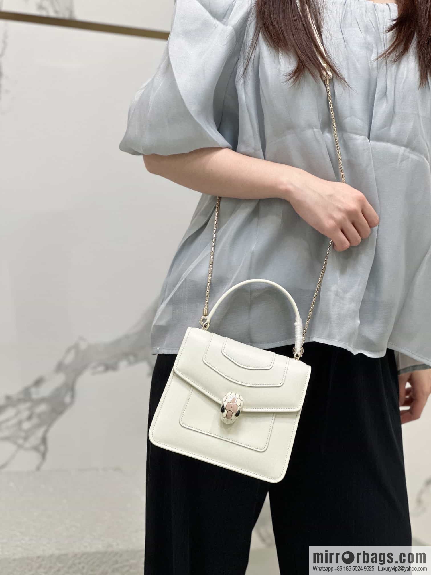 [Bvlgari] Bulgari counter hot-selling Serpenti Forever wrist organ bag model number: 38329