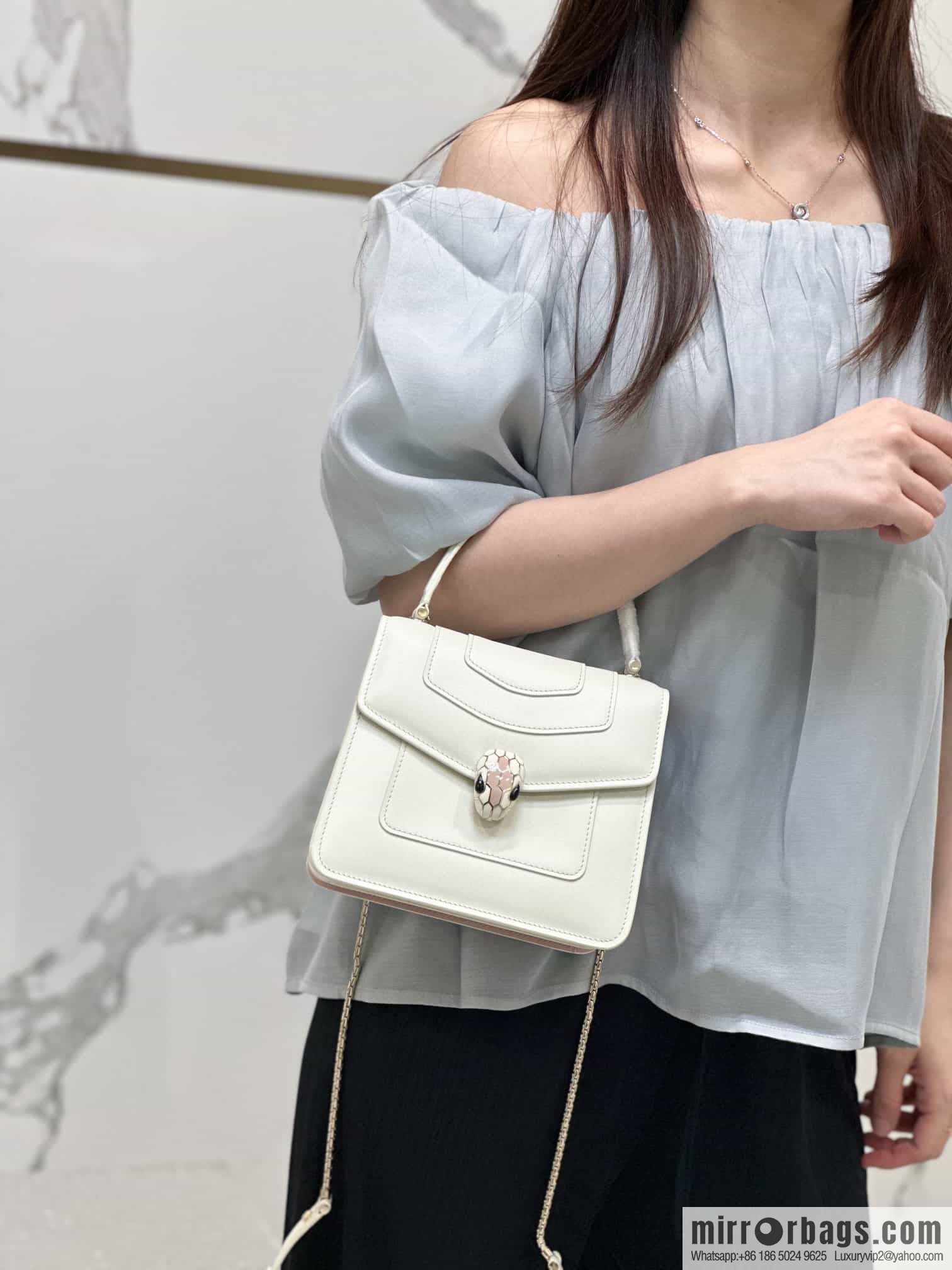 [Bvlgari] Bulgari counter hot-selling Serpenti Forever wrist organ bag model number: 38329