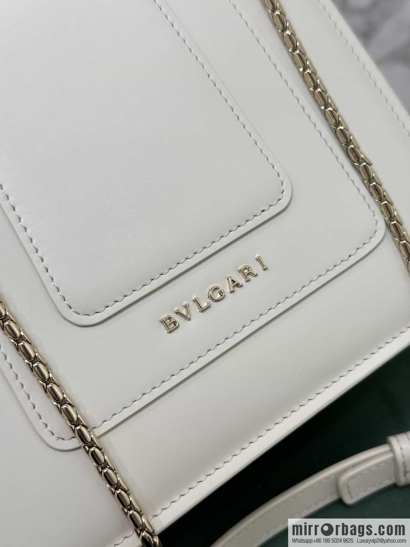 [Bvlgari] Bulgari counter hot-selling Serpenti Forever wrist organ bag model number: 38329