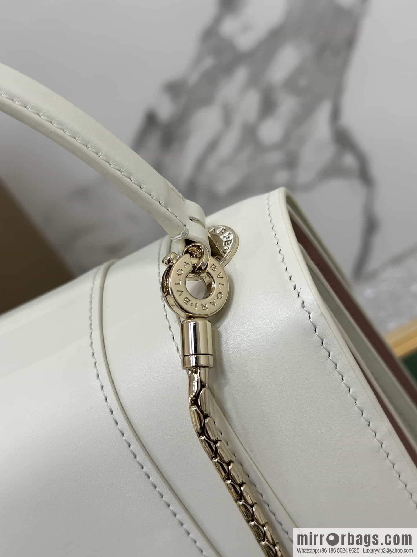 [Bvlgari] Bulgari counter hot-selling Serpenti Forever wrist organ bag model number: 38329