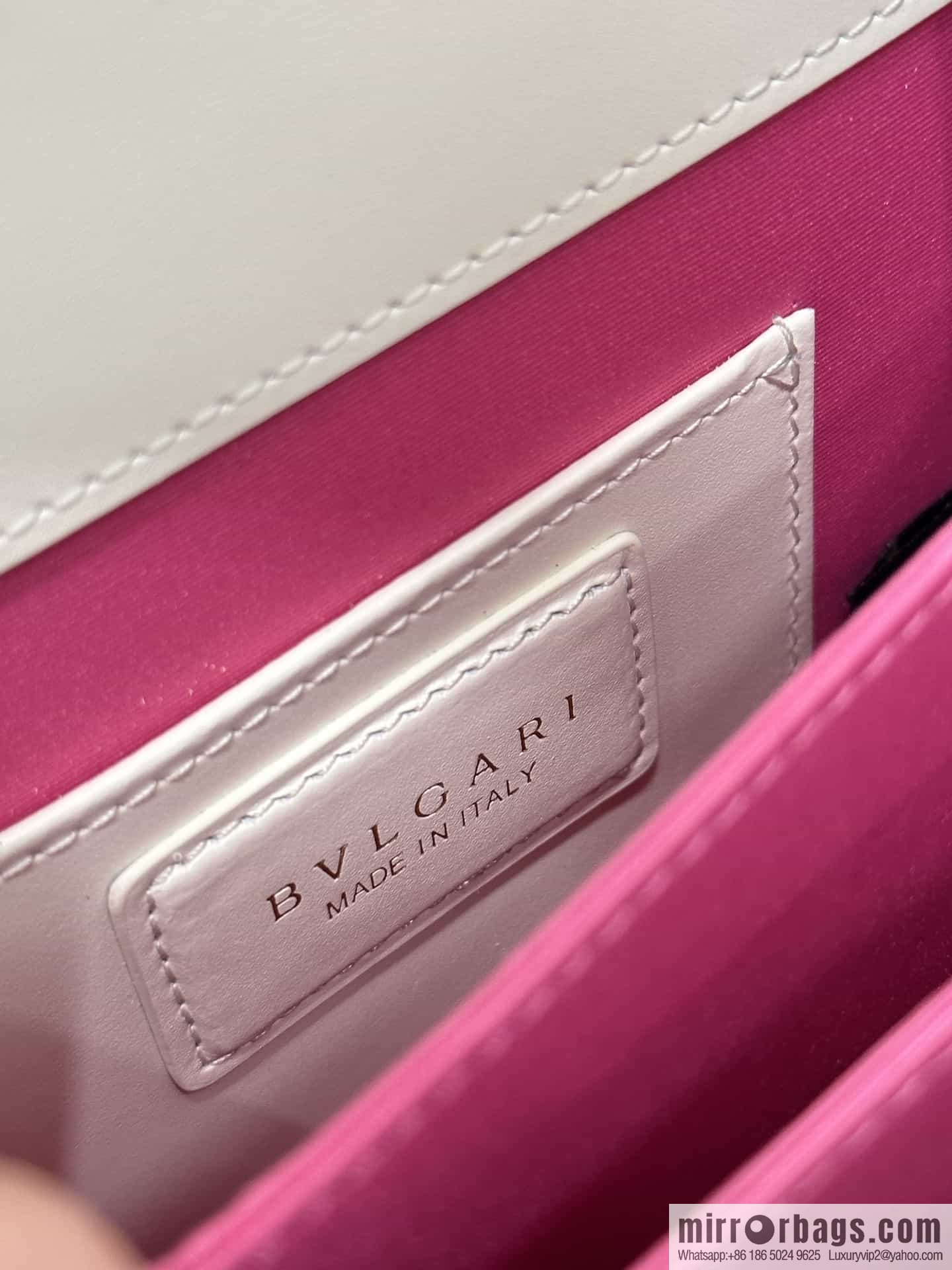 [Bvlgari] Bulgari counter hot-selling Serpenti Forever wrist organ bag model number: 38329