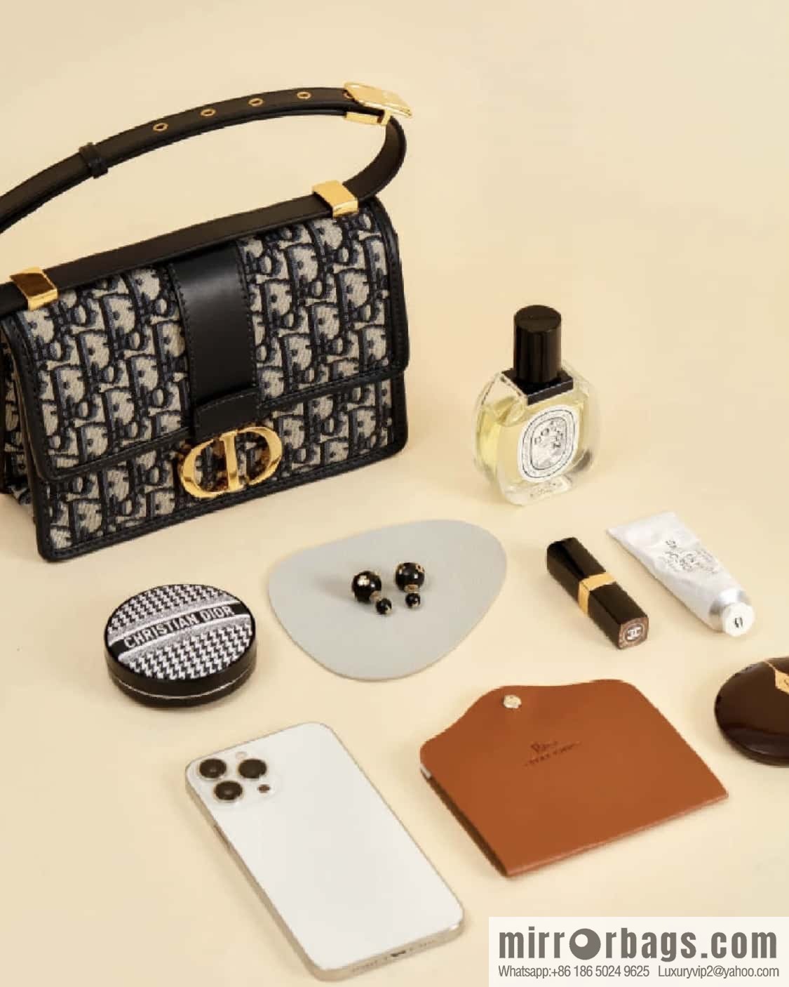Small 30 MONTAIGNE handbag M9234UTZQ_M928