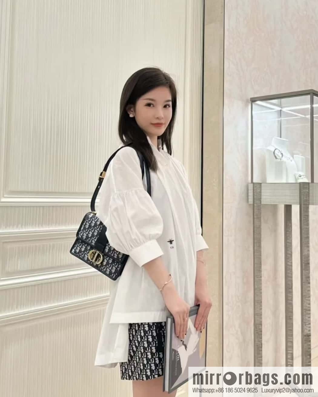 Small 30 MONTAIGNE handbag M9234UTZQ_M928