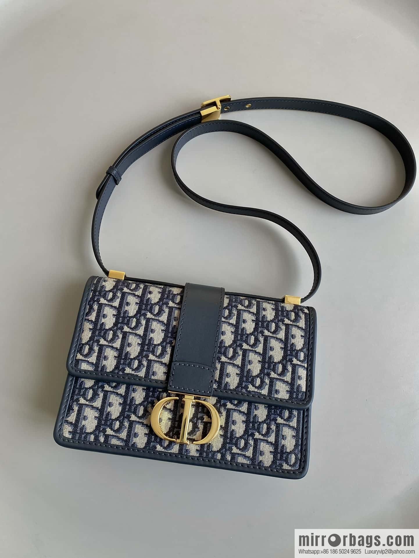Small 30 MONTAIGNE handbag M9234UTZQ_M928