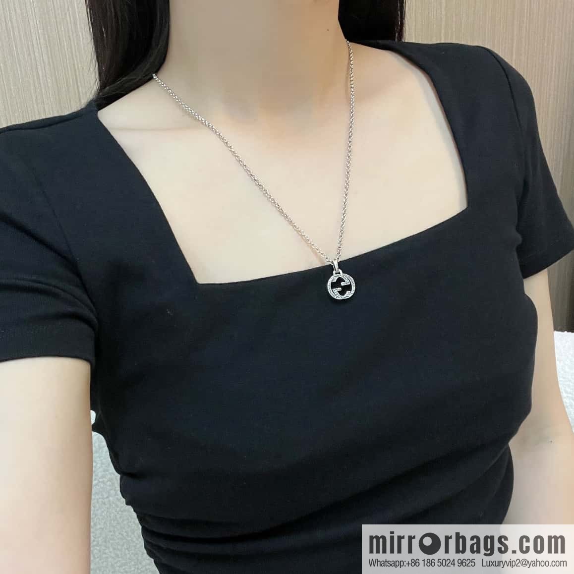 The new Gucci Gucci interlocking double G necklace