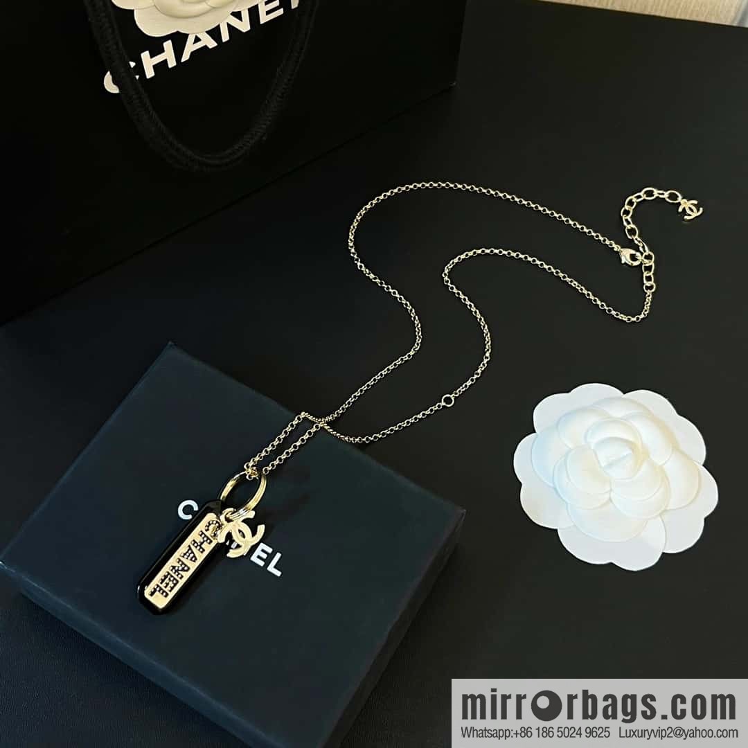 New ☑️ CHANEL Chanel double c-bar acrylic letter necklace sweater chain