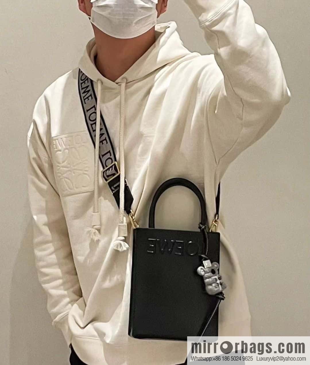 LOEWE latest show A5 tote bag 0691 black