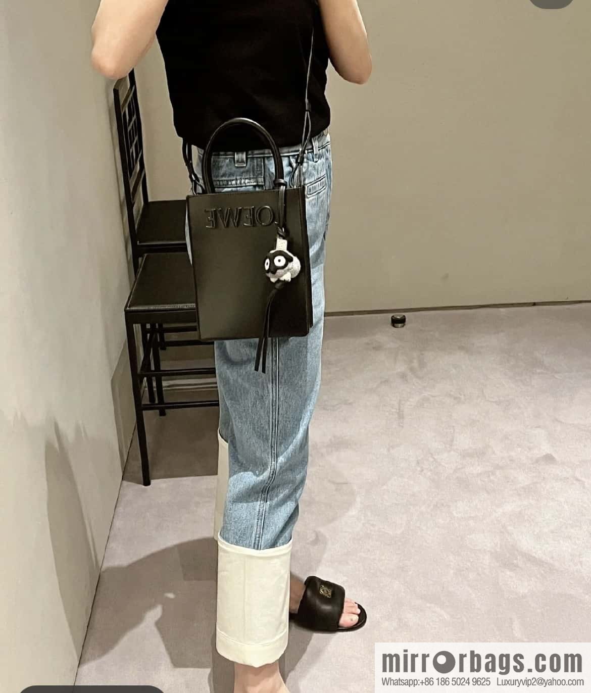 LOEWE latest show A5 tote bag 0691 black