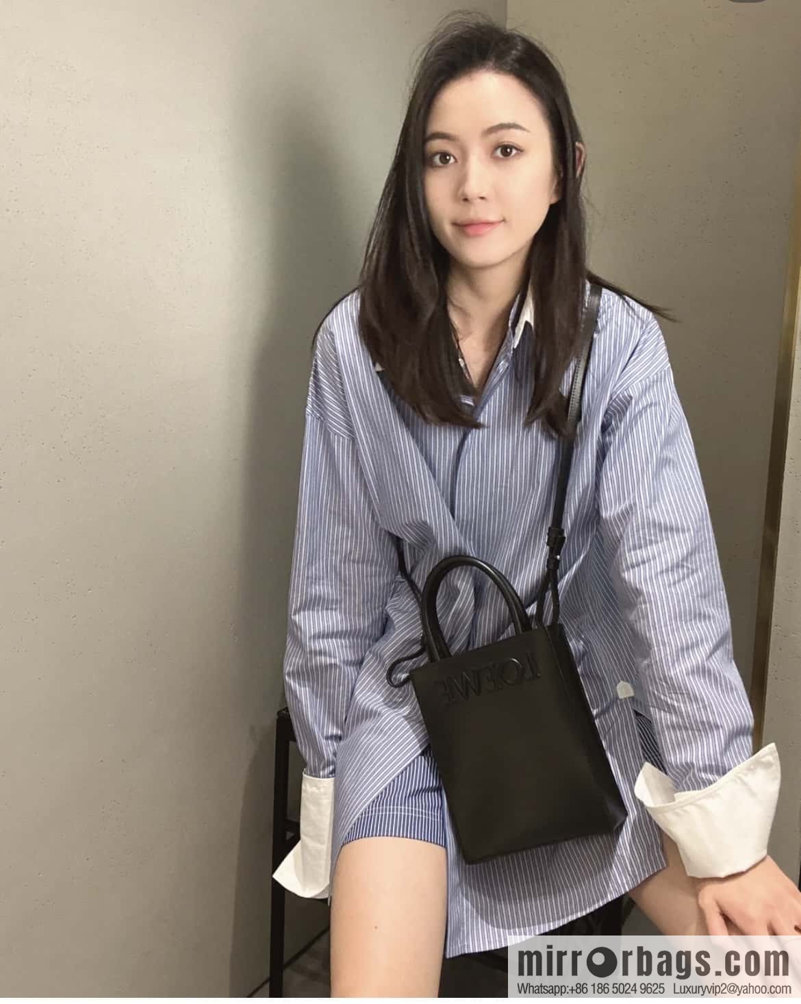 LOEWE latest show A5 tote bag 0691 black