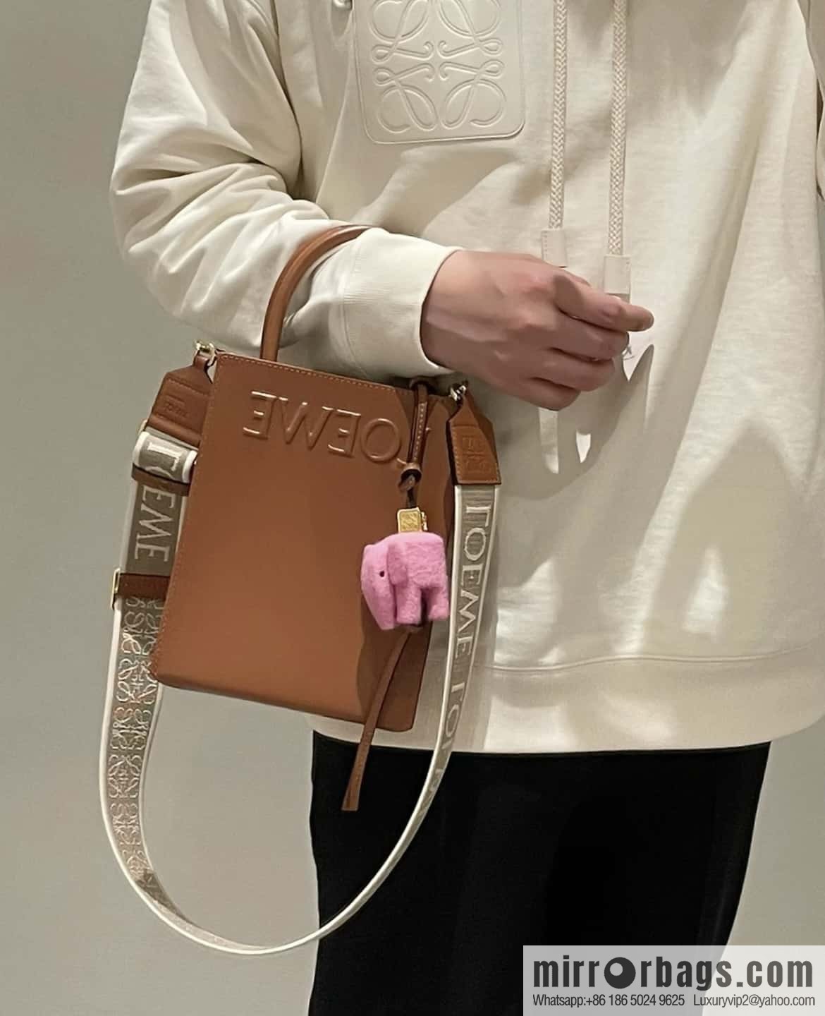 LOEWE latest show A5 tote music small tote bag 0691 brown