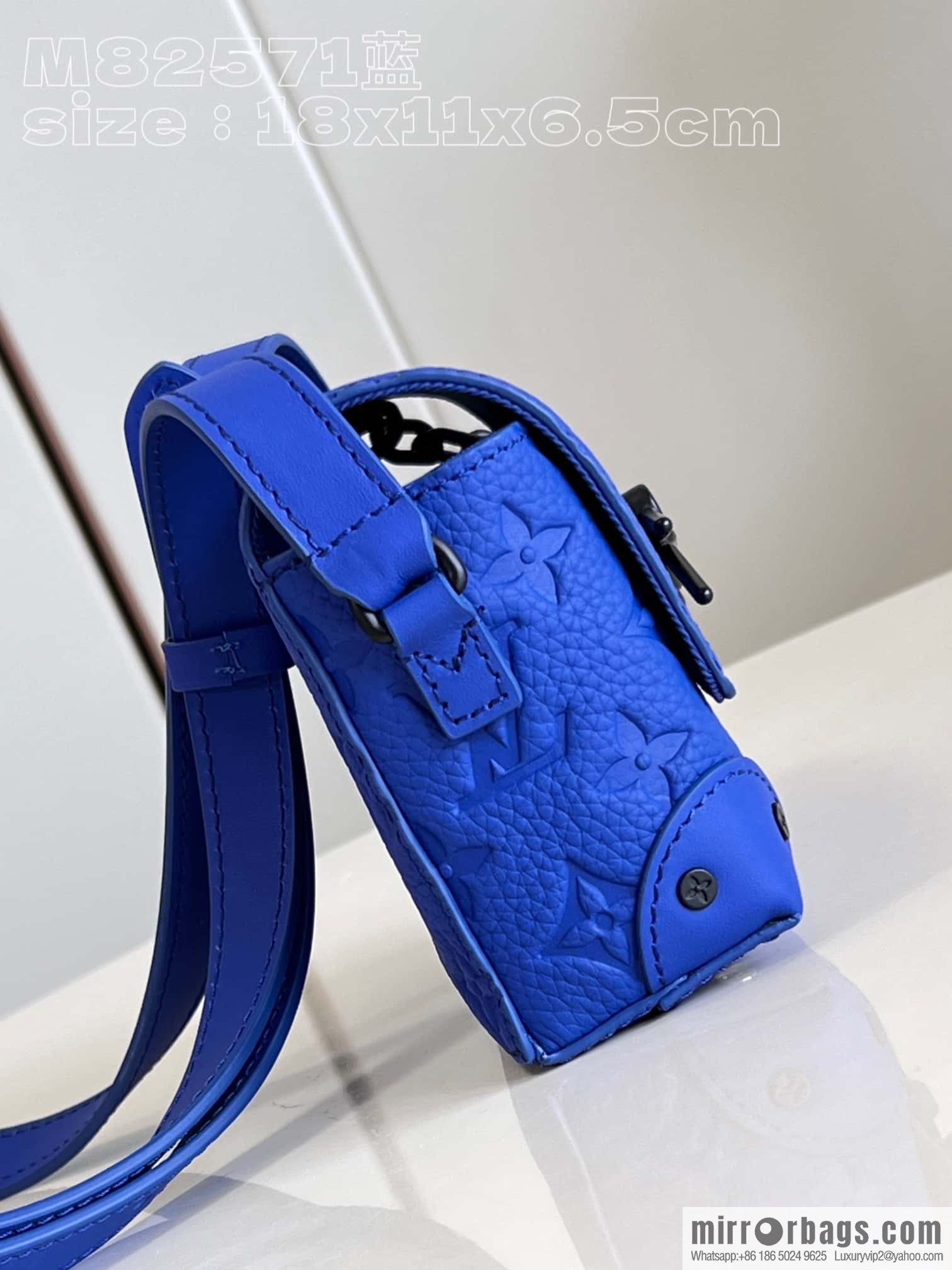 LV M82571 Steamer Wearable Wallet