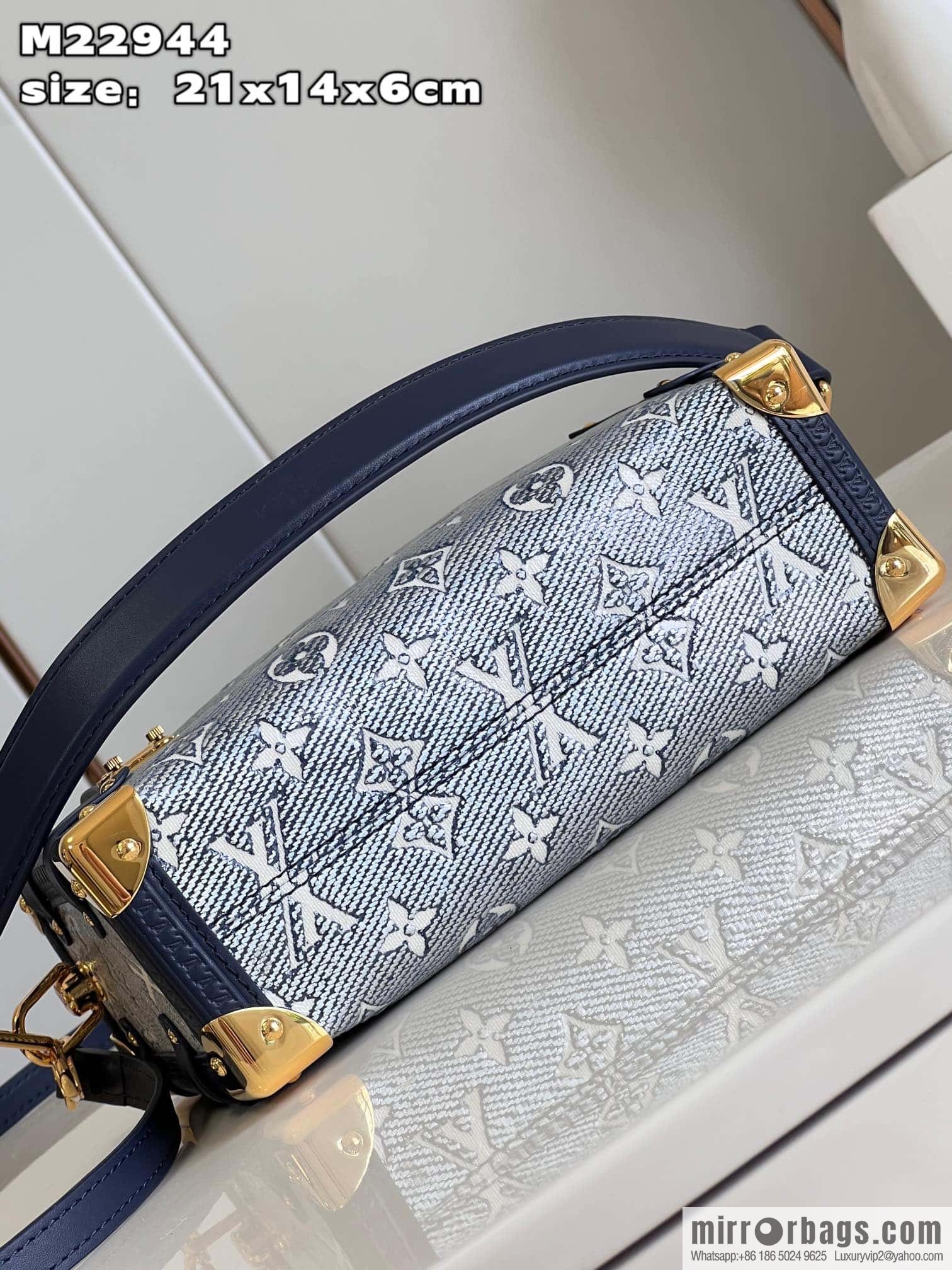 LV M22944 Side Trunk