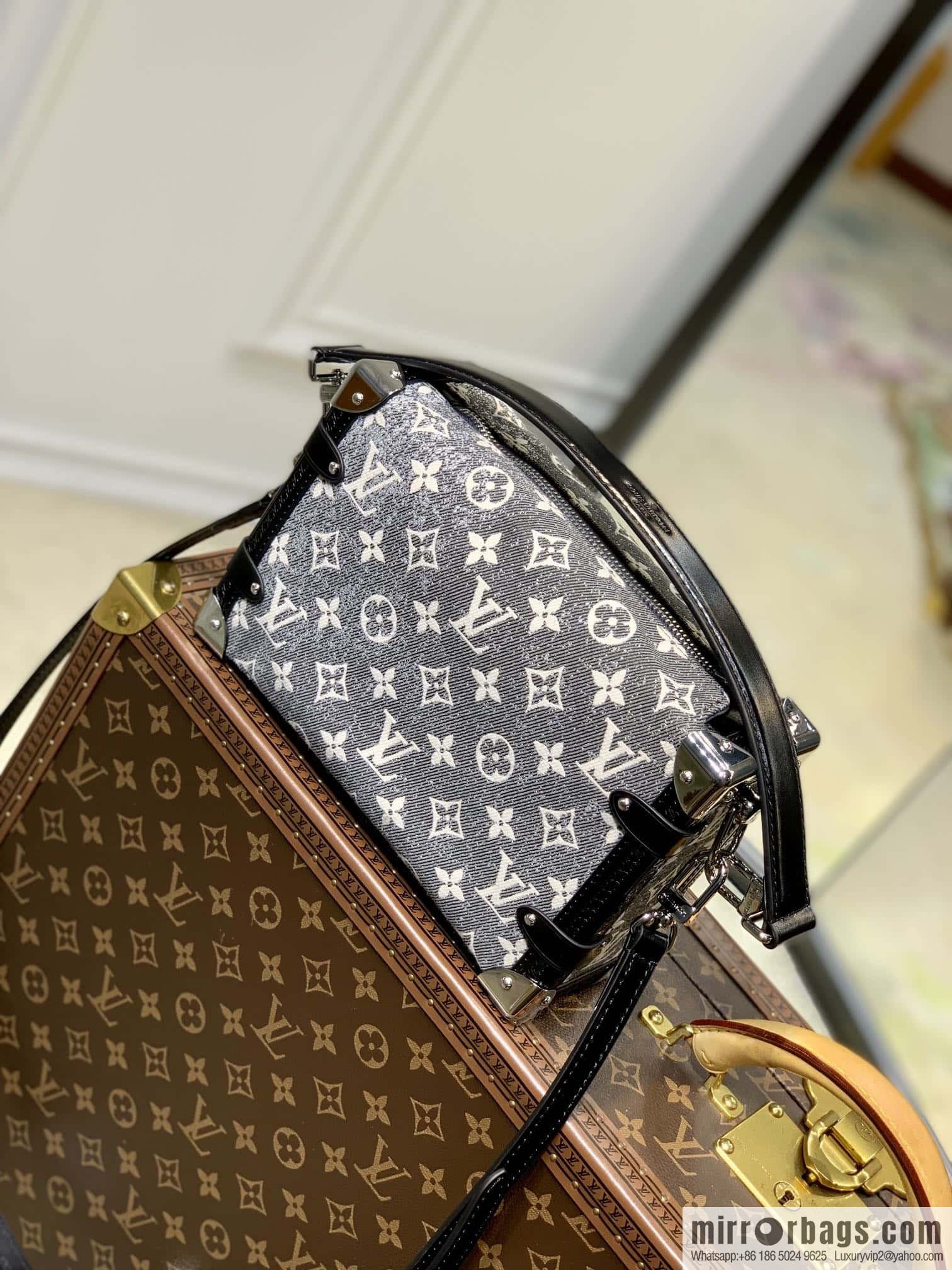 LV M21460 Side Trunk Bag