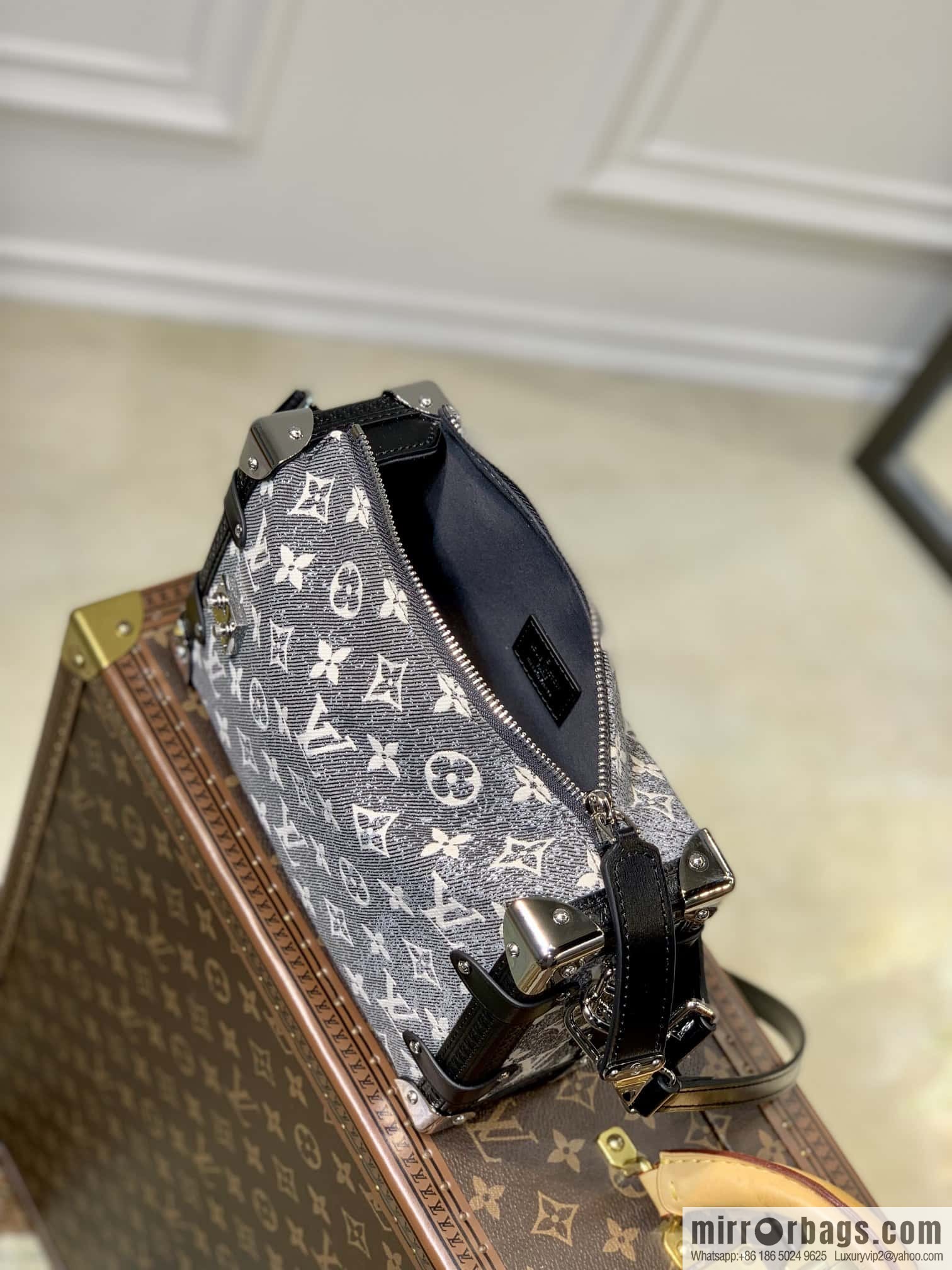 LV M21460 Side Trunk Bag