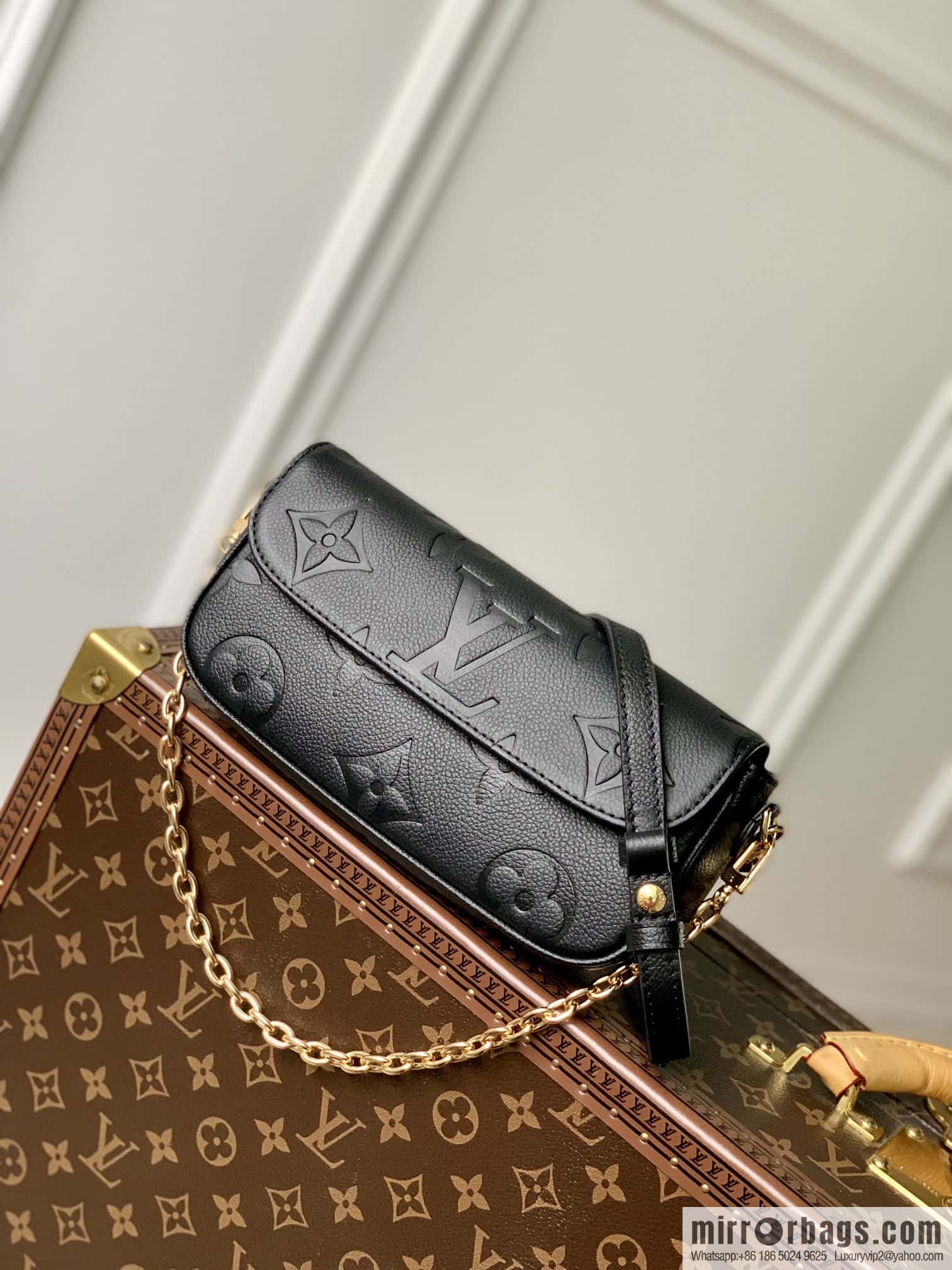 LV M82154 Wallet On Chain Ivy
