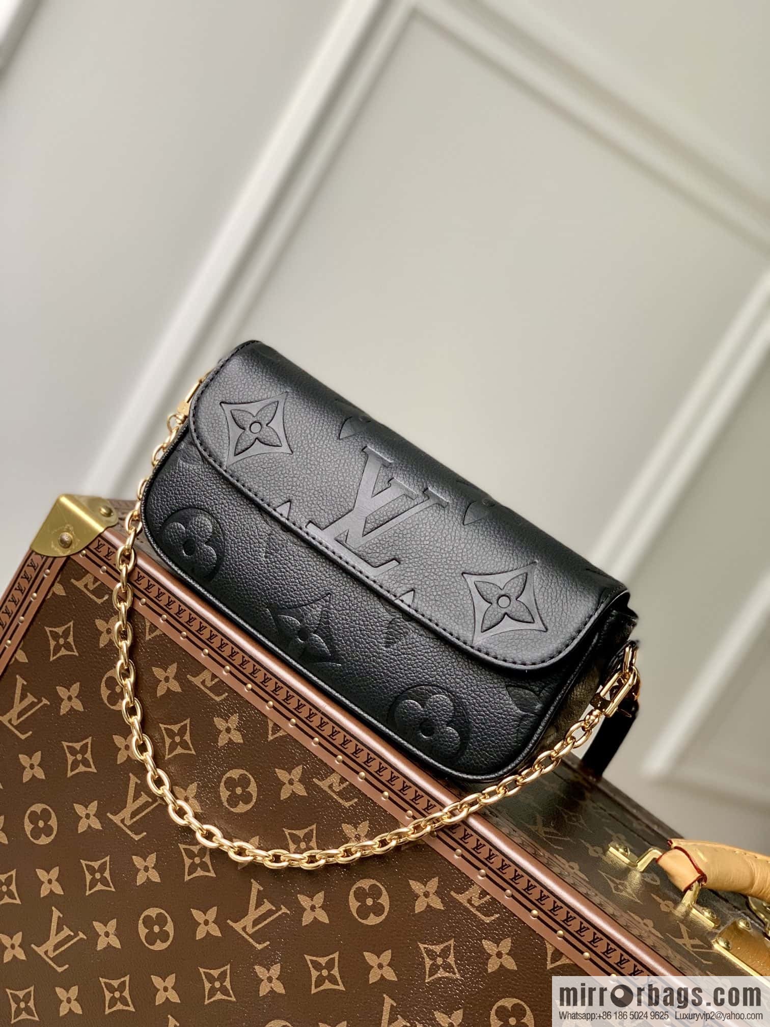 LV M82154 Wallet On Chain Ivy