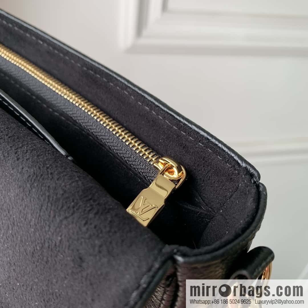 LV M82154 Wallet On Chain Ivy