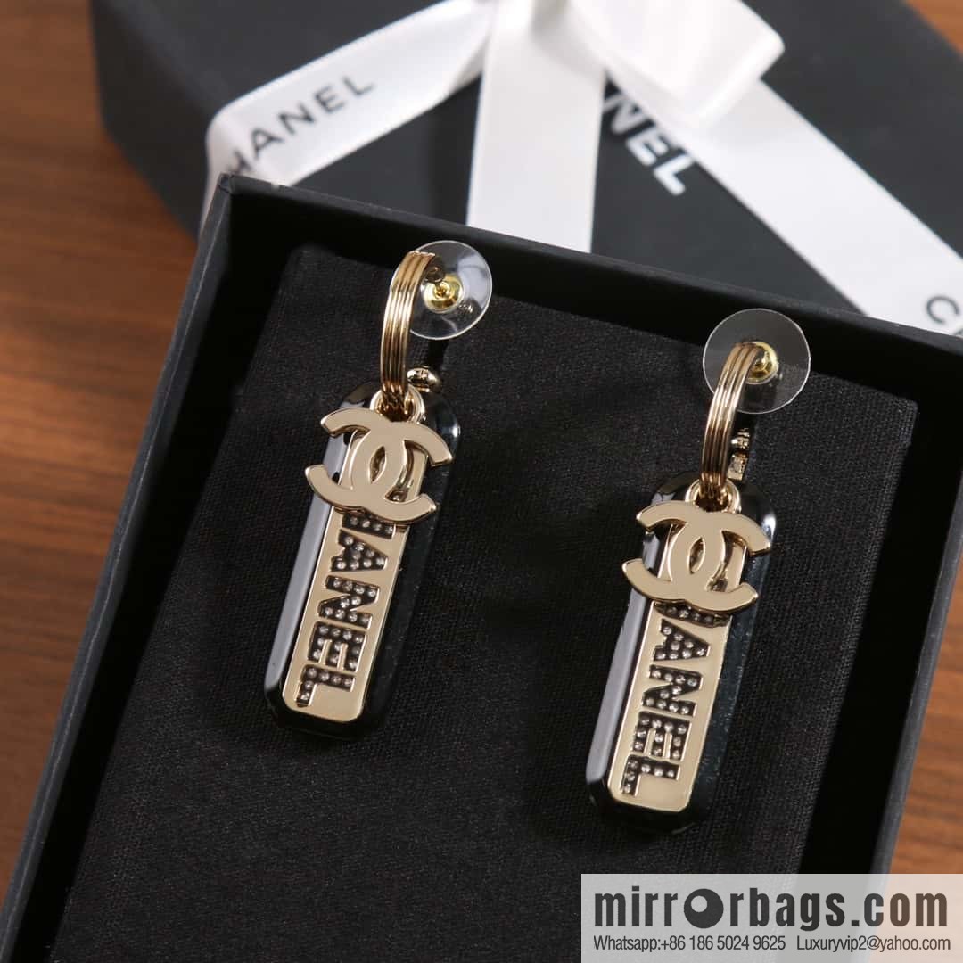 New ☑️ Chanel C2 double c strip letter stud earrings
