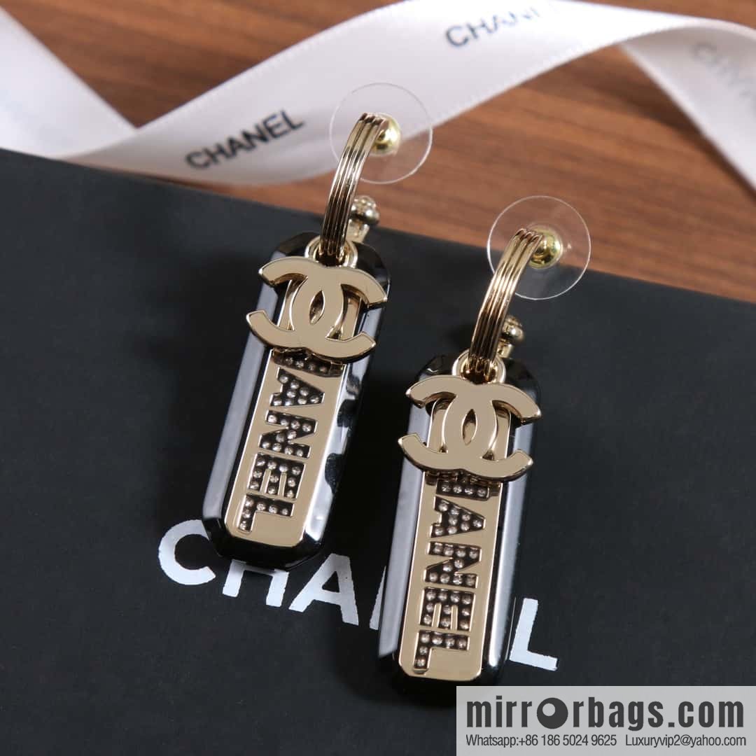 New ☑️ Chanel C2 double c strip letter stud earrings