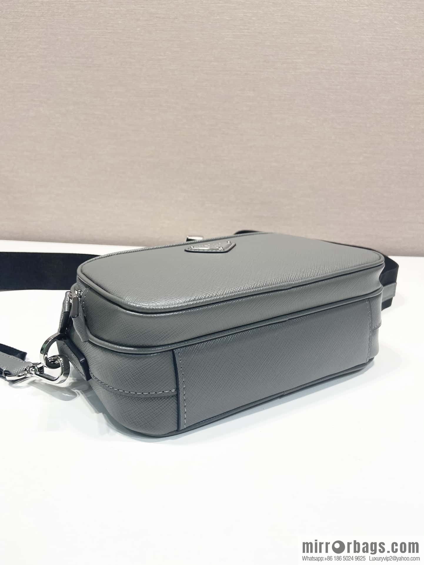 Prada Saffiano leather (fabric) shoulder bag 2VH170