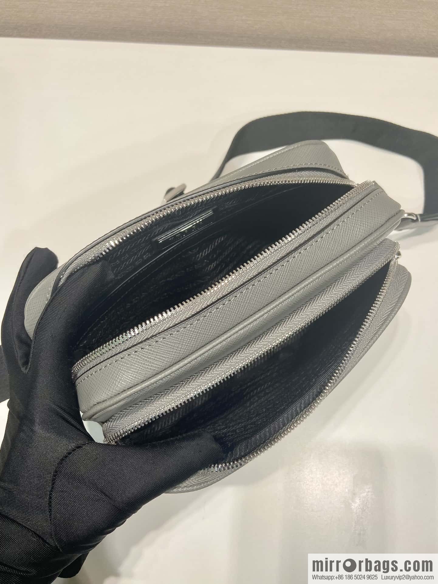 Prada Saffiano leather (fabric) shoulder bag 2VH170
