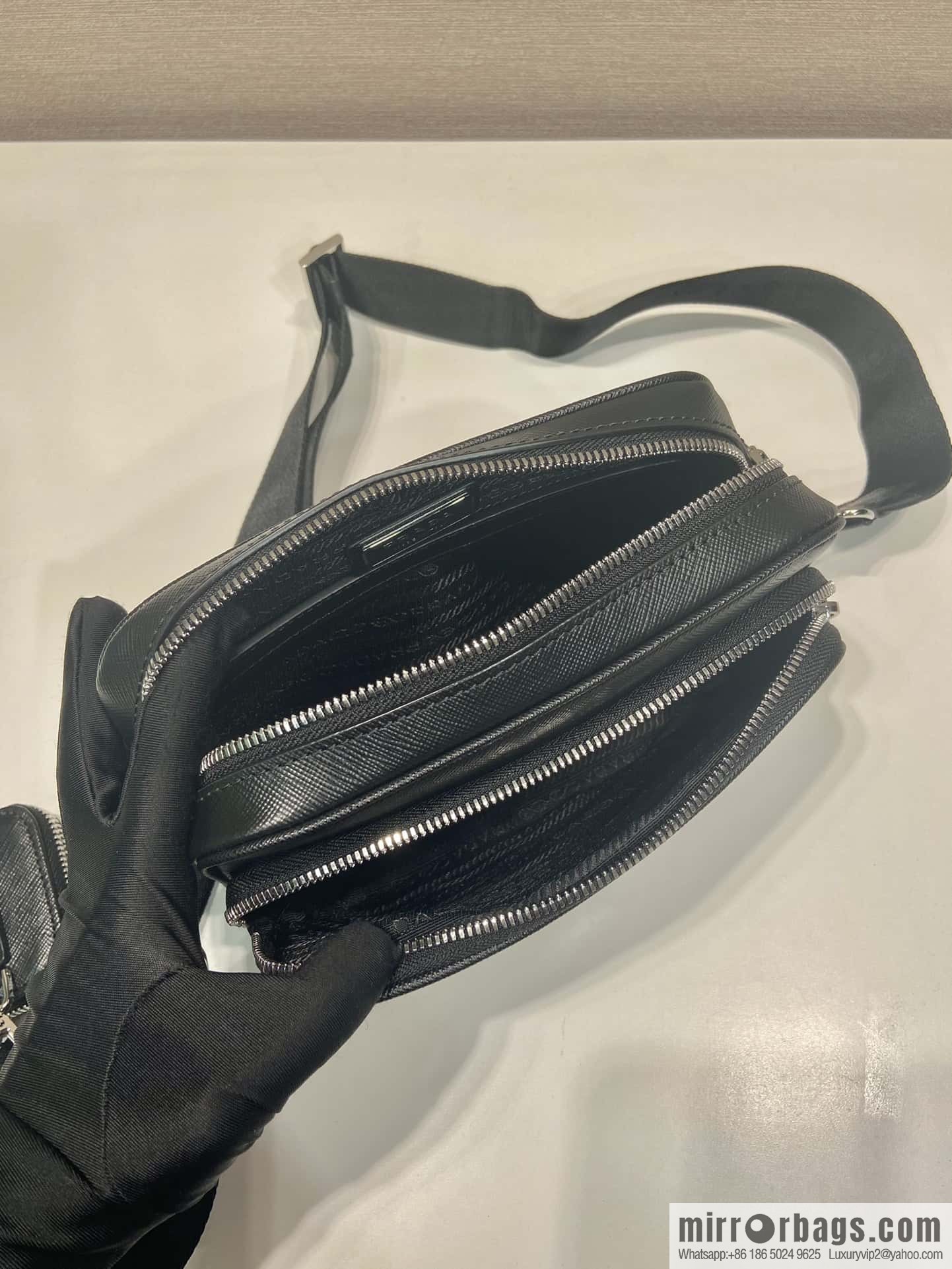 Prada Saffiano leather (fabric) shoulder bag 2VH170