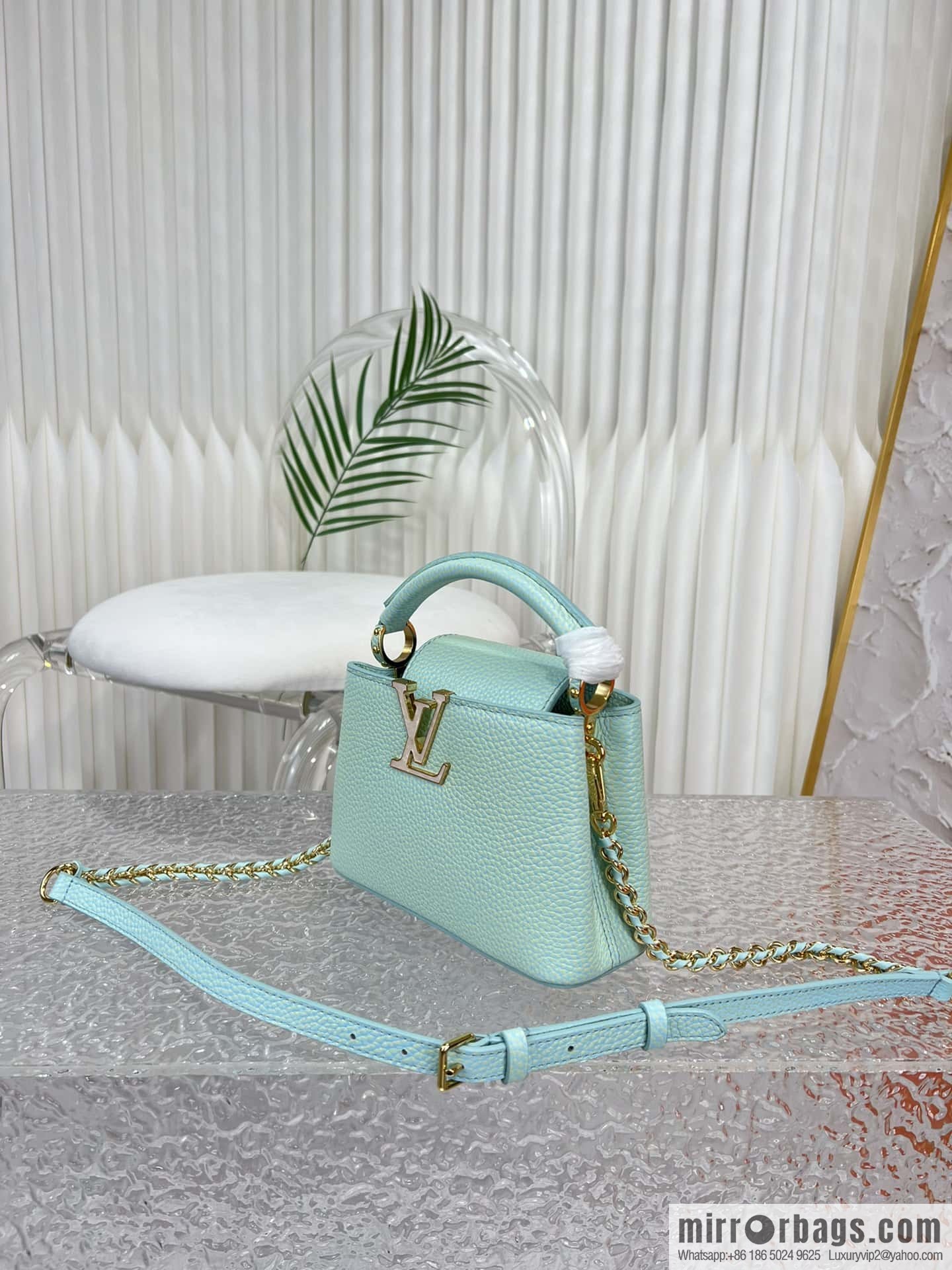 LV M59850 CAPUCINES MINI