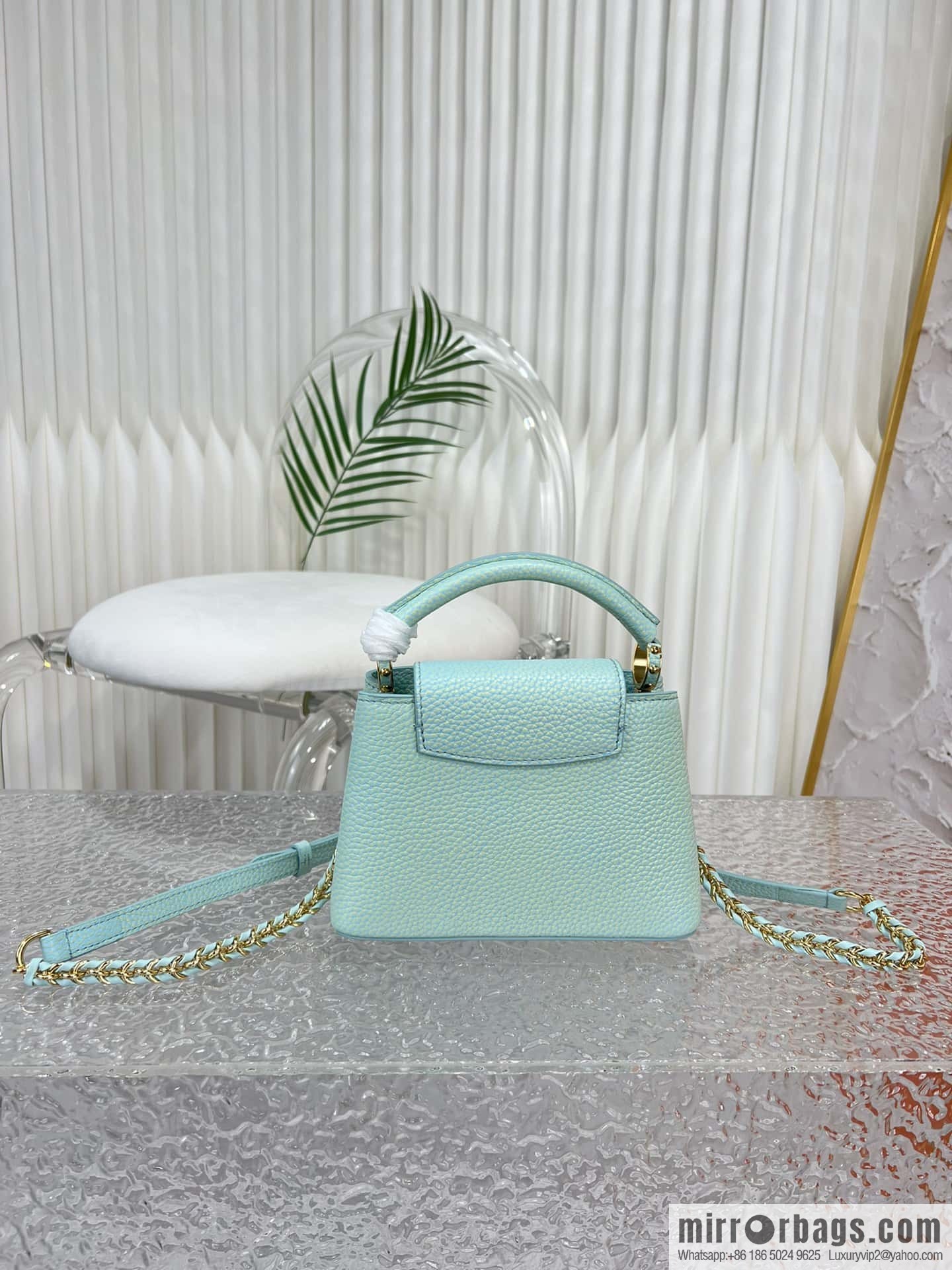 LV M59850 CAPUCINES MINI