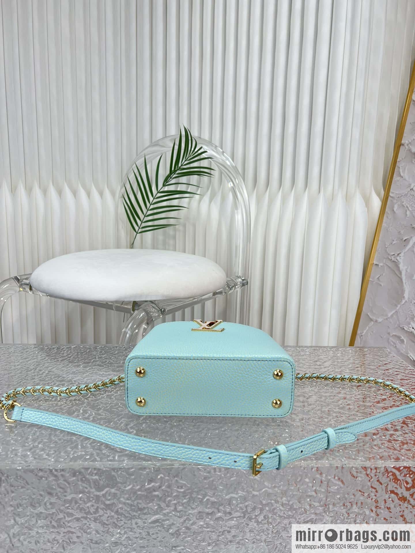LV M59850 CAPUCINES MINI