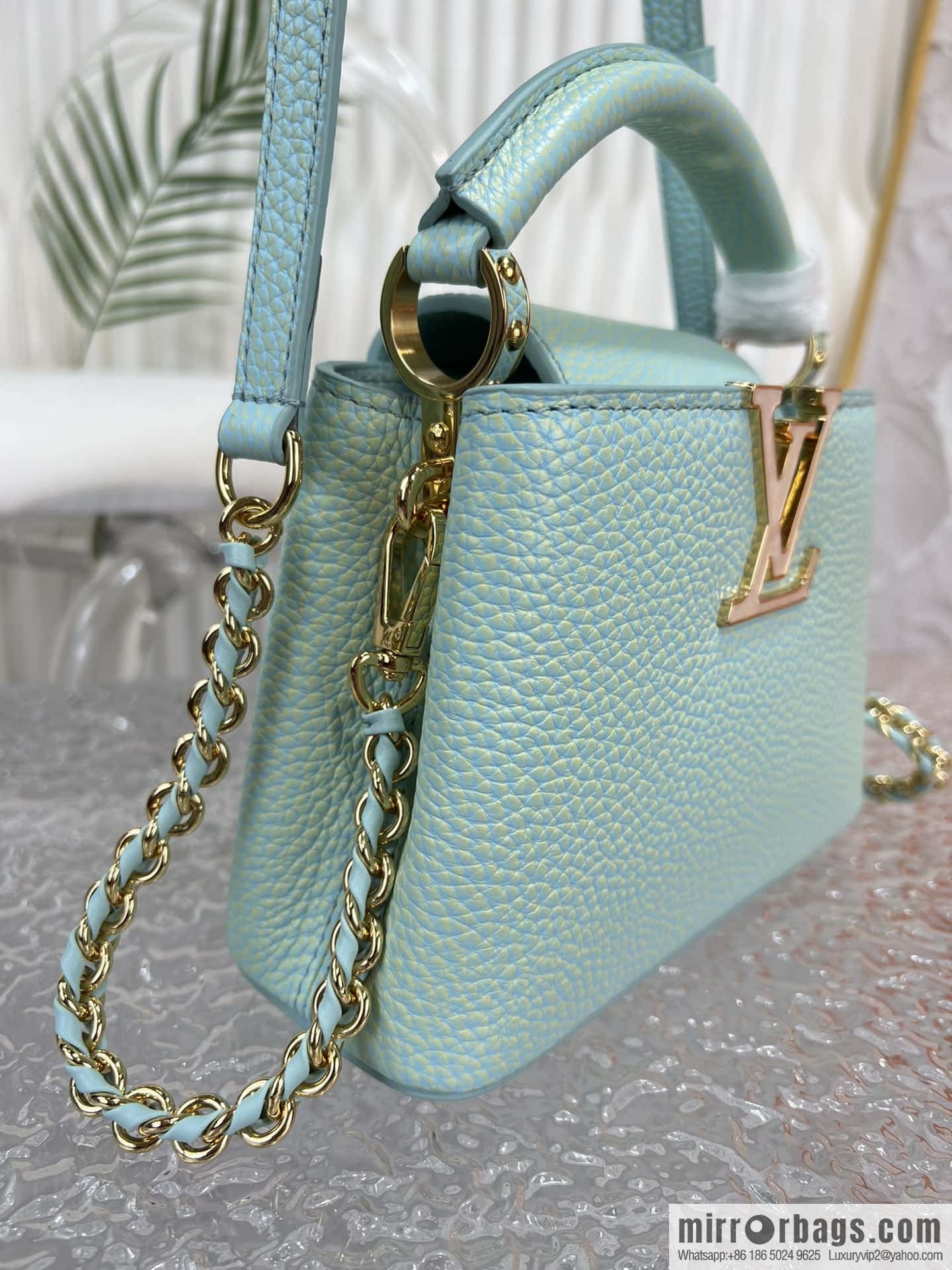 LV M59850 CAPUCINES MINI