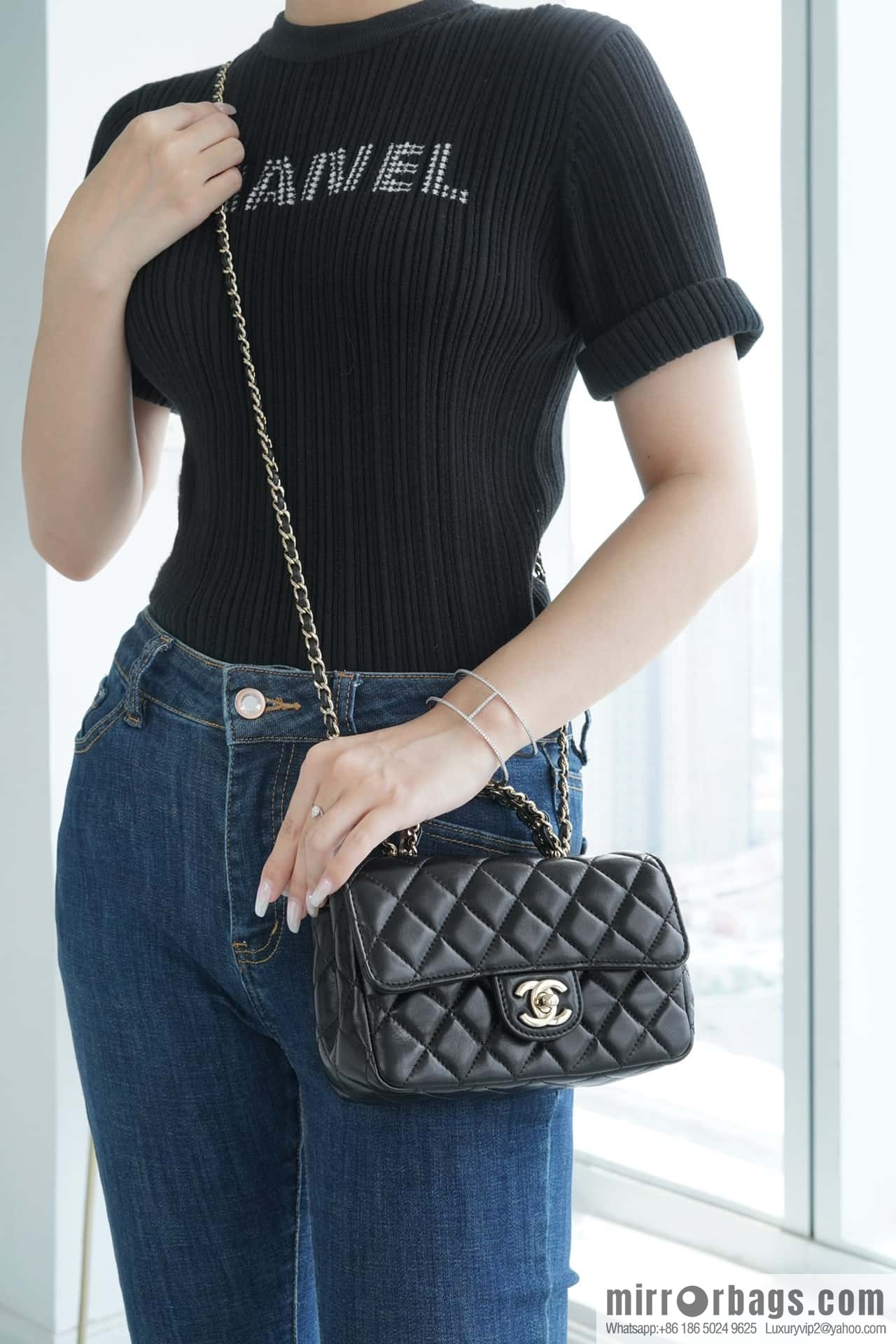 CHANEL 23A rhinestone handle cf small black AS4140