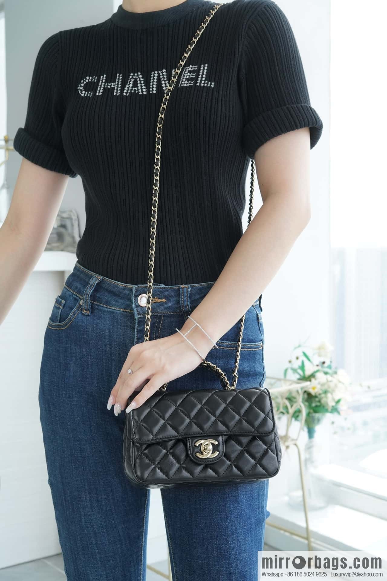 CHANEL 23A rhinestone handle cf small black AS4140