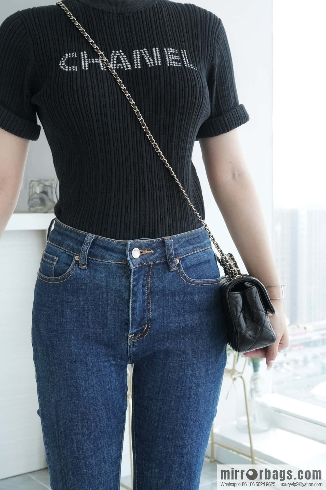 CHANEL 23A rhinestone handle cf small black AS4140