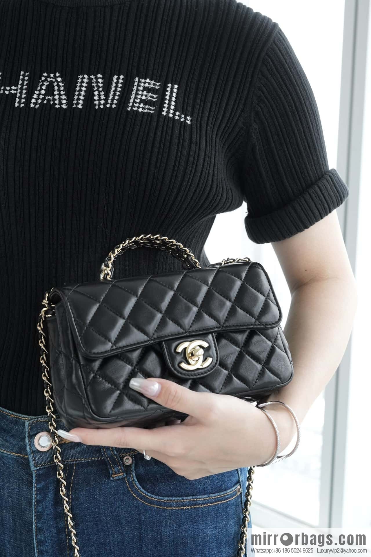 CHANEL 23A rhinestone handle cf small black AS4140