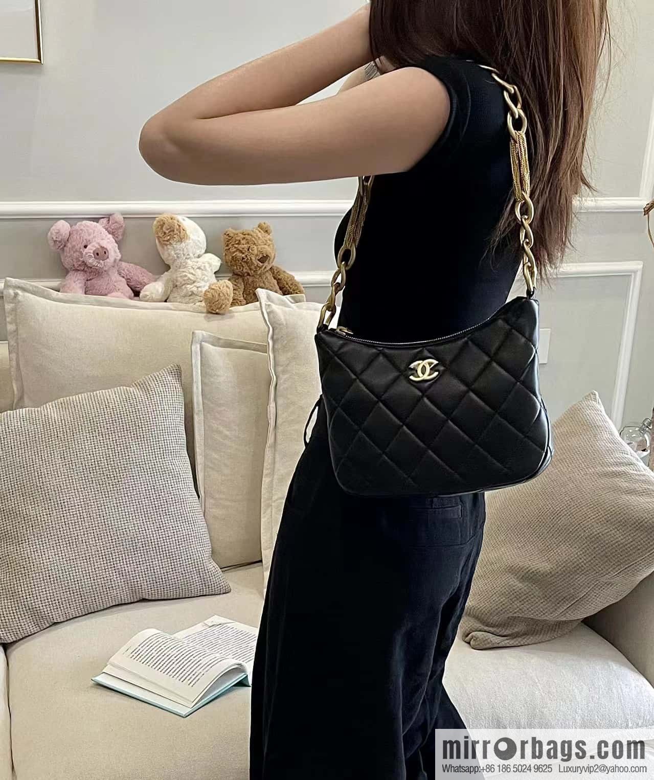 CHANEL 23A Premium Handicraft Workshop Series hobo armpit bag AS4220 black