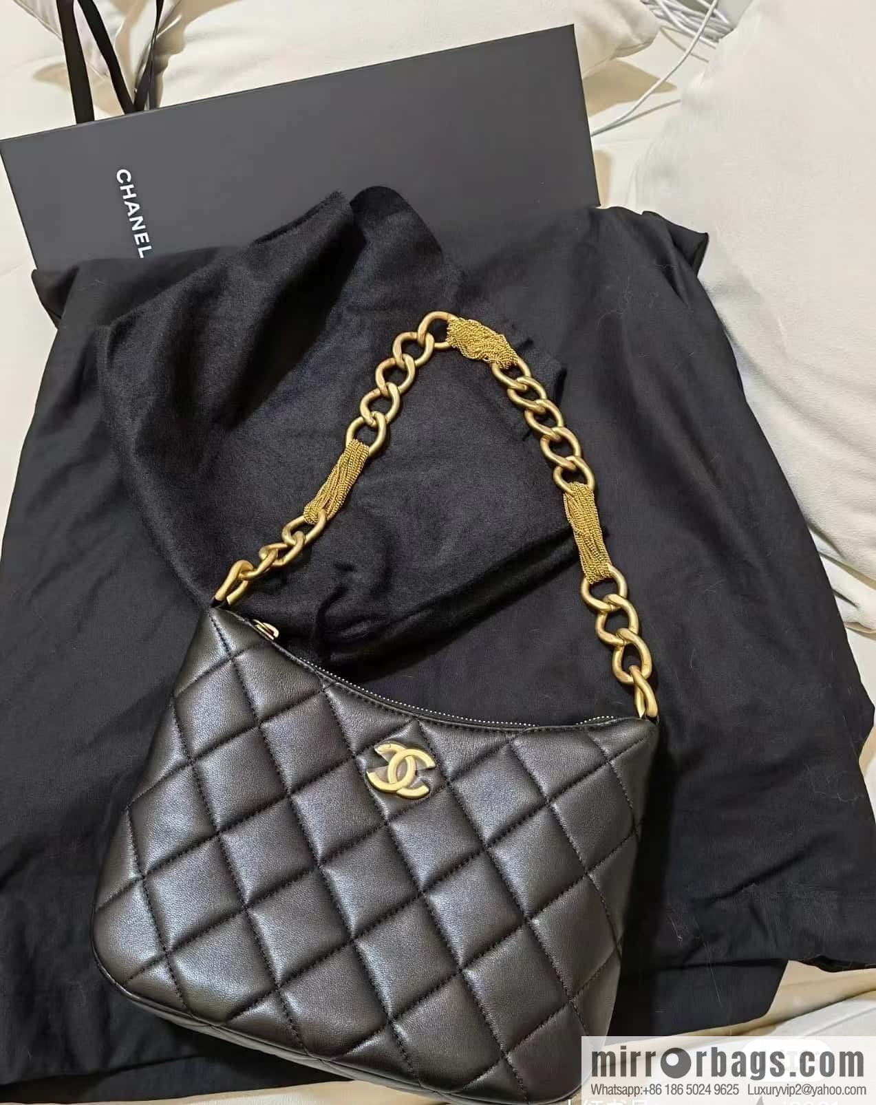 CHANEL 23A Premium Handicraft Workshop Series hobo armpit bag AS4220 black