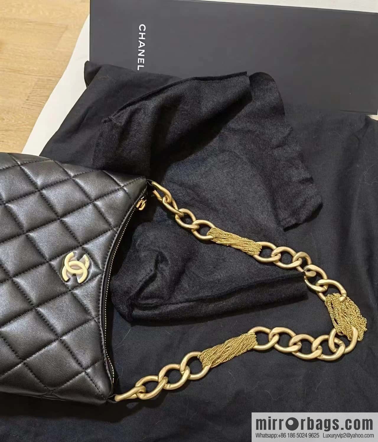 CHANEL 23A Premium Handicraft Workshop Series hobo armpit bag AS4220 black