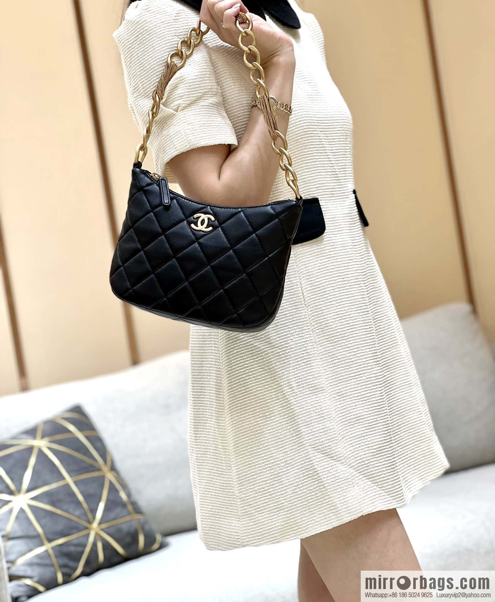CHANEL 23A Premium Handicraft Workshop Series hobo armpit bag AS4220 black