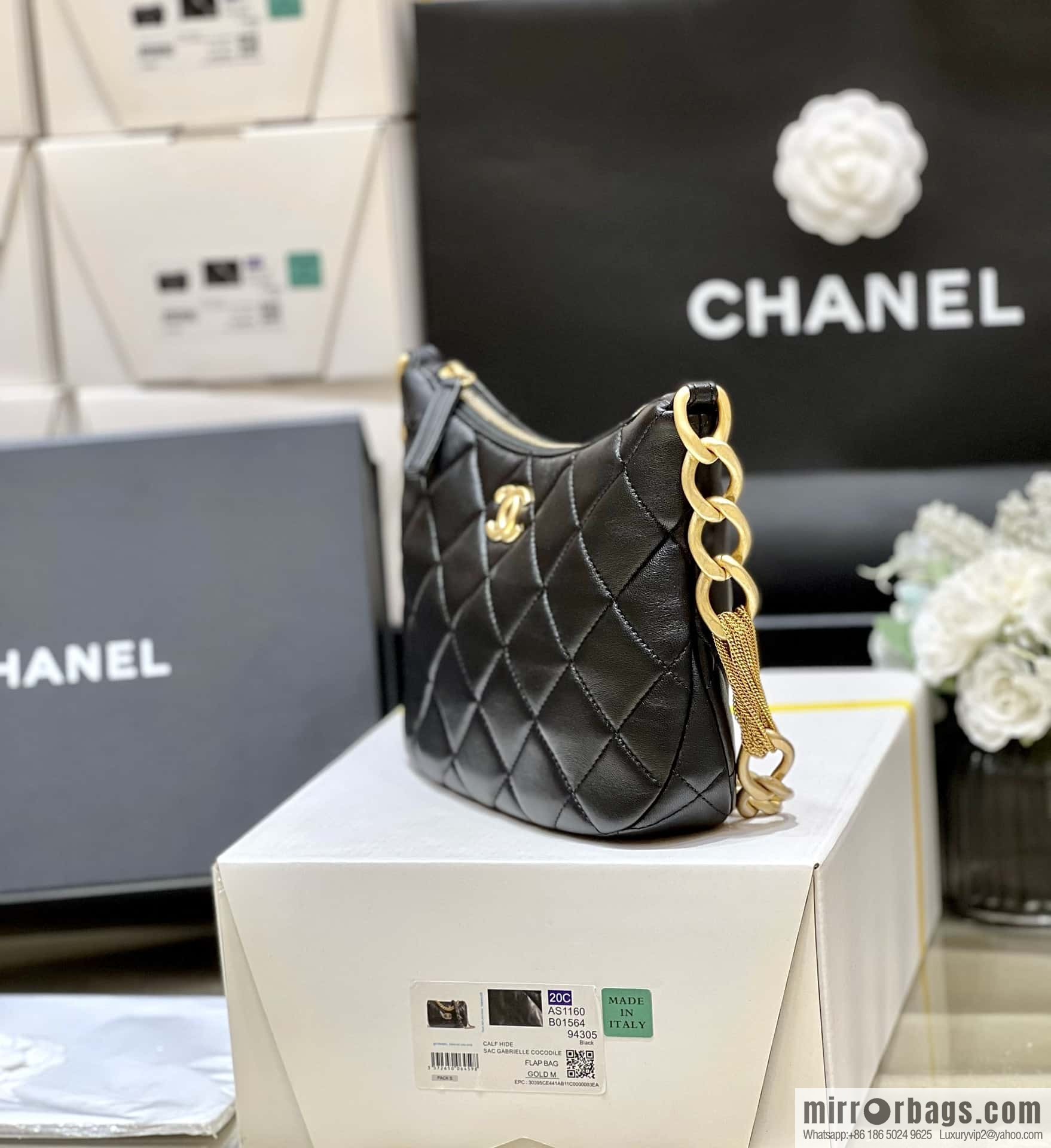 CHANEL 23A Premium Handicraft Workshop Series hobo armpit bag AS4220 black