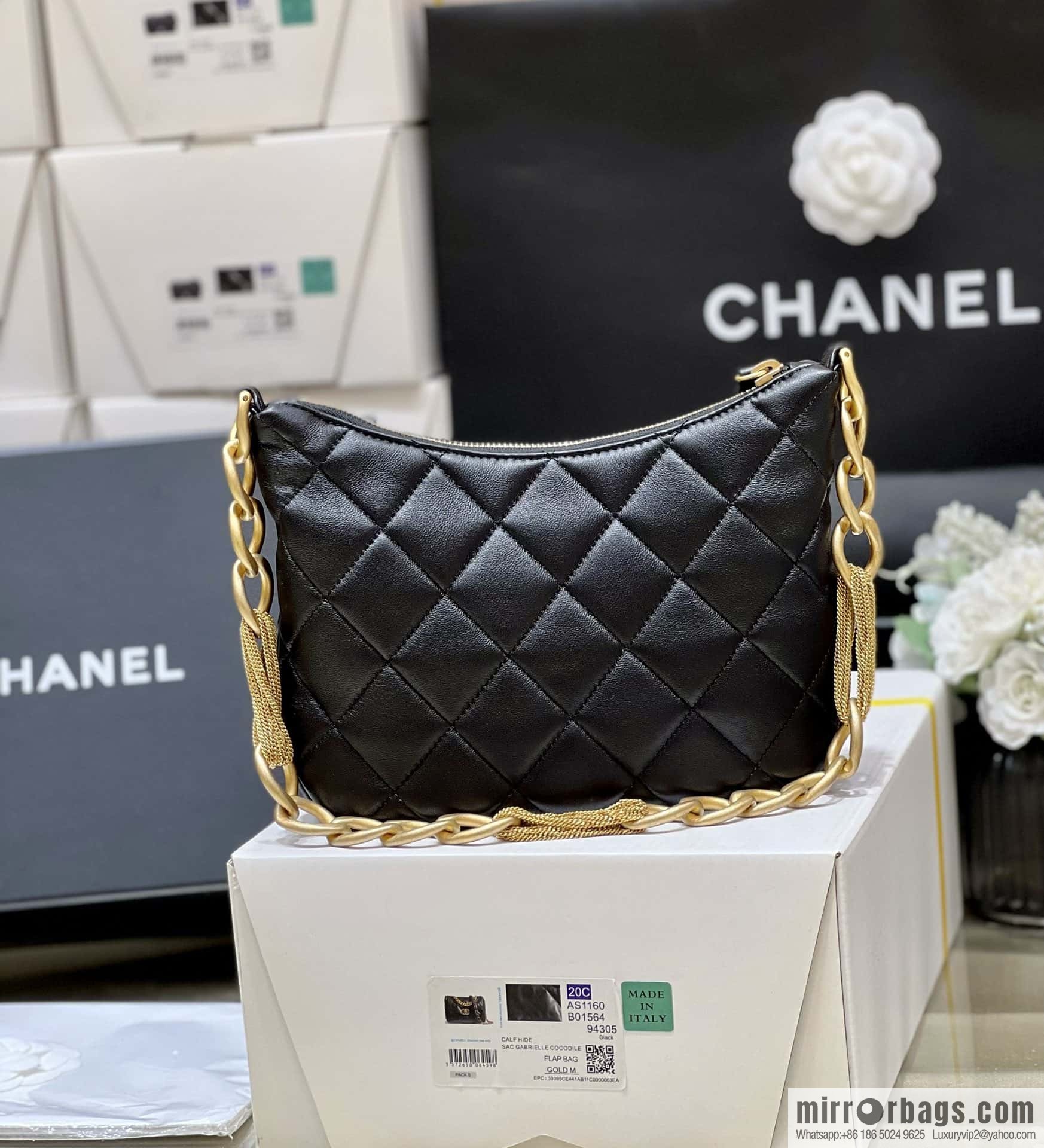 CHANEL 23A Premium Handicraft Workshop Series hobo armpit bag AS4220 black