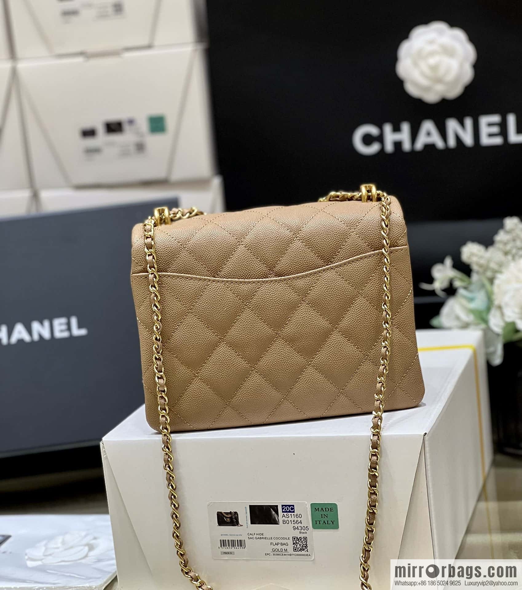 CHANEL 22k autumn and winter high-end ready-to-wear series, lychee leather square fat AS3580 milk tea color