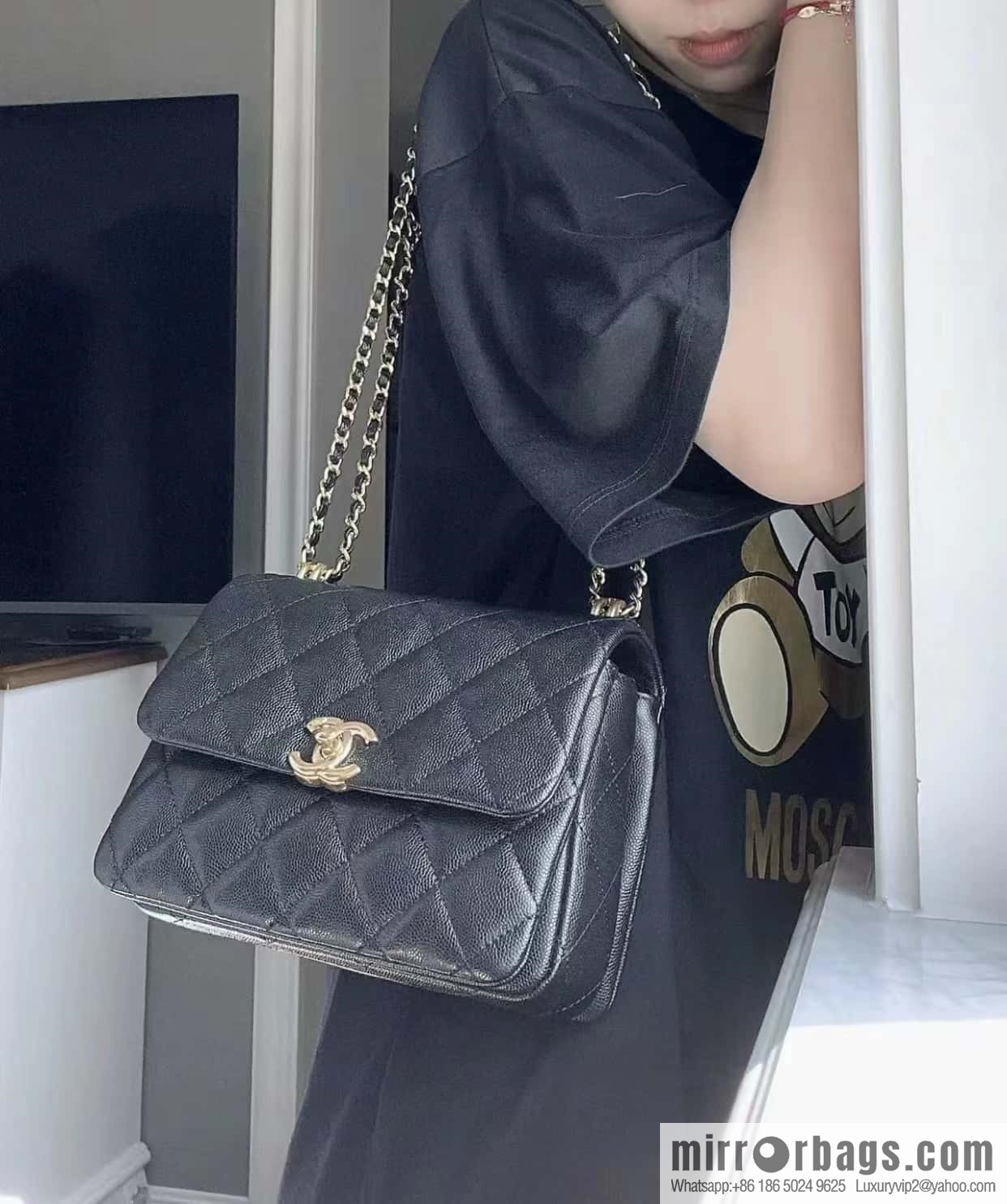 CHANEL 22k autumn and winter high-end ready-to-wear series, lychee leather square fat AS3580 black