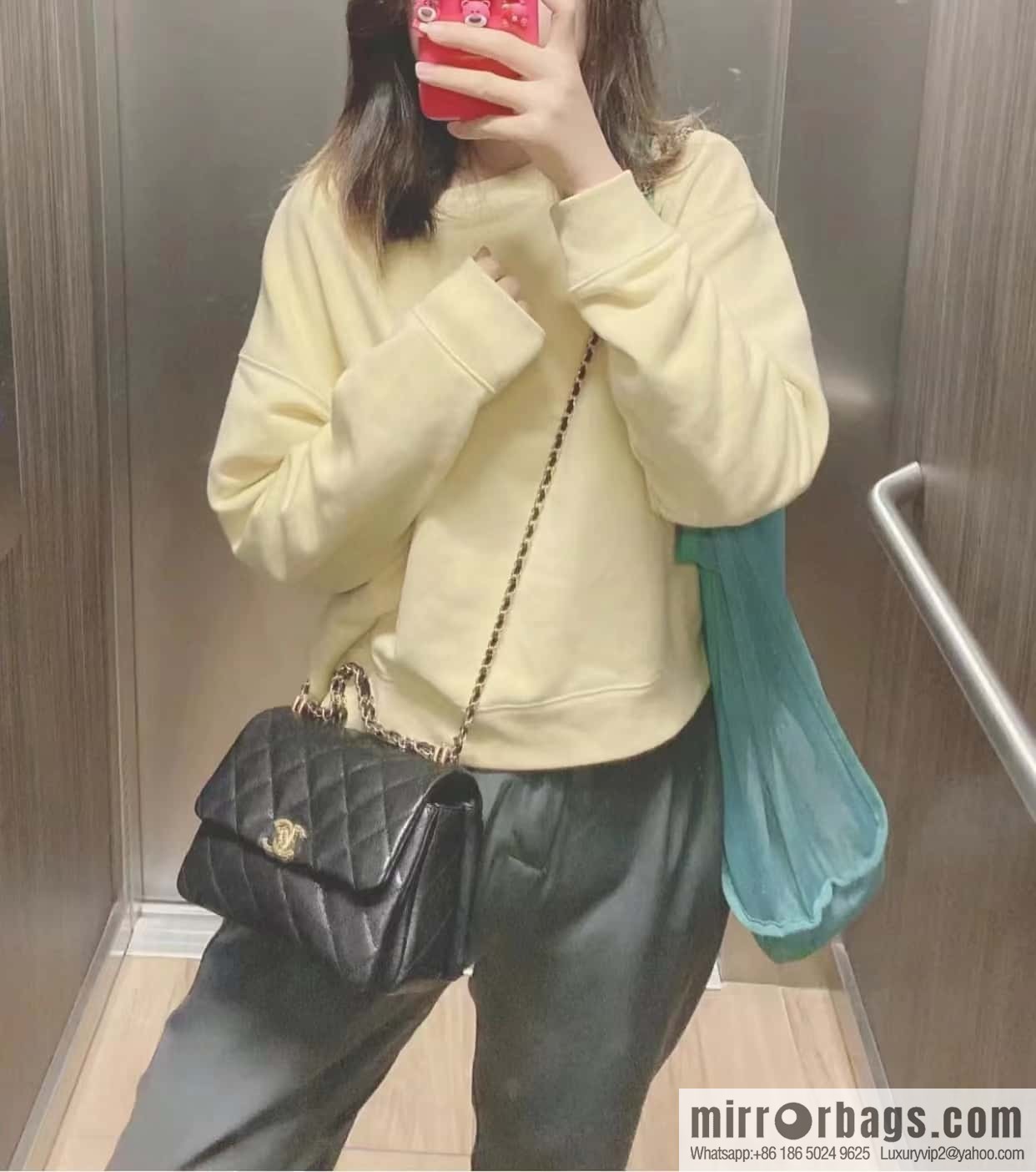CHANEL 22k autumn and winter high-end ready-to-wear series, lychee leather square fat AS3580 black