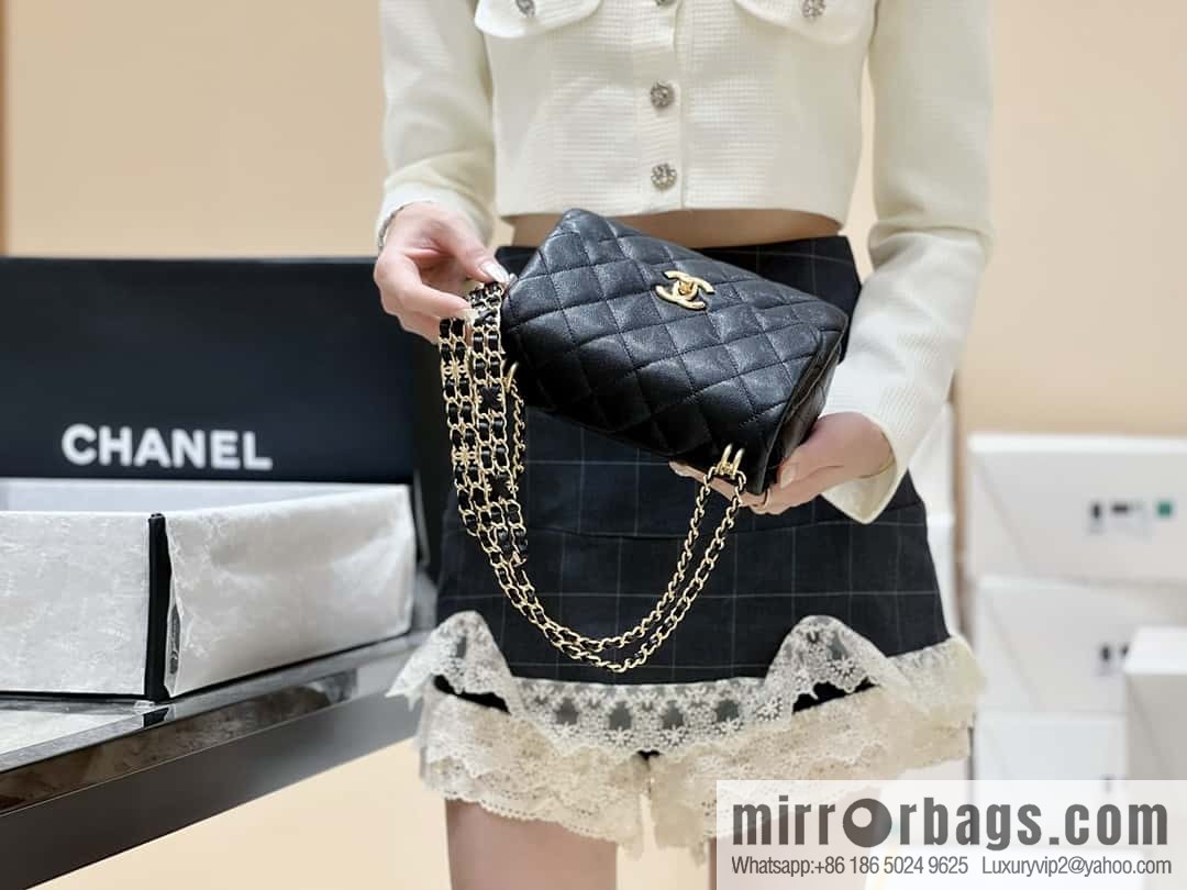 CHANEL 22k autumn and winter high-end ready-to-wear series, lychee leather square fat AS3580 black